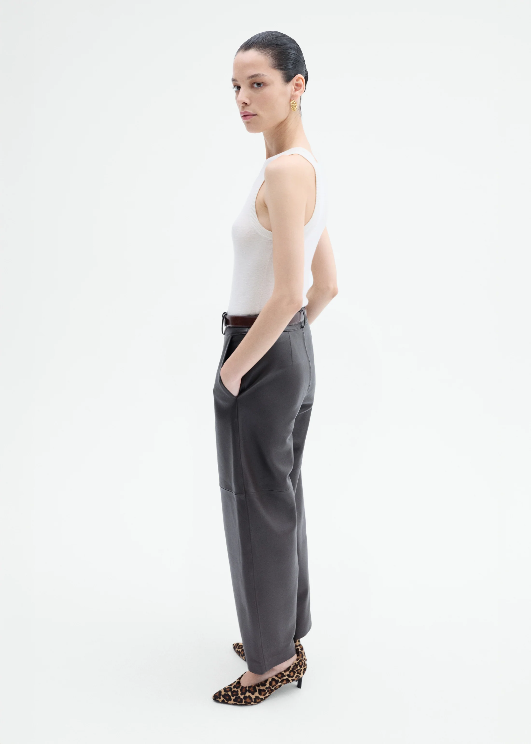 1147-cropped-leather-trouser-chocolate-3.webp Cropped Leather Trouser - Chocolate