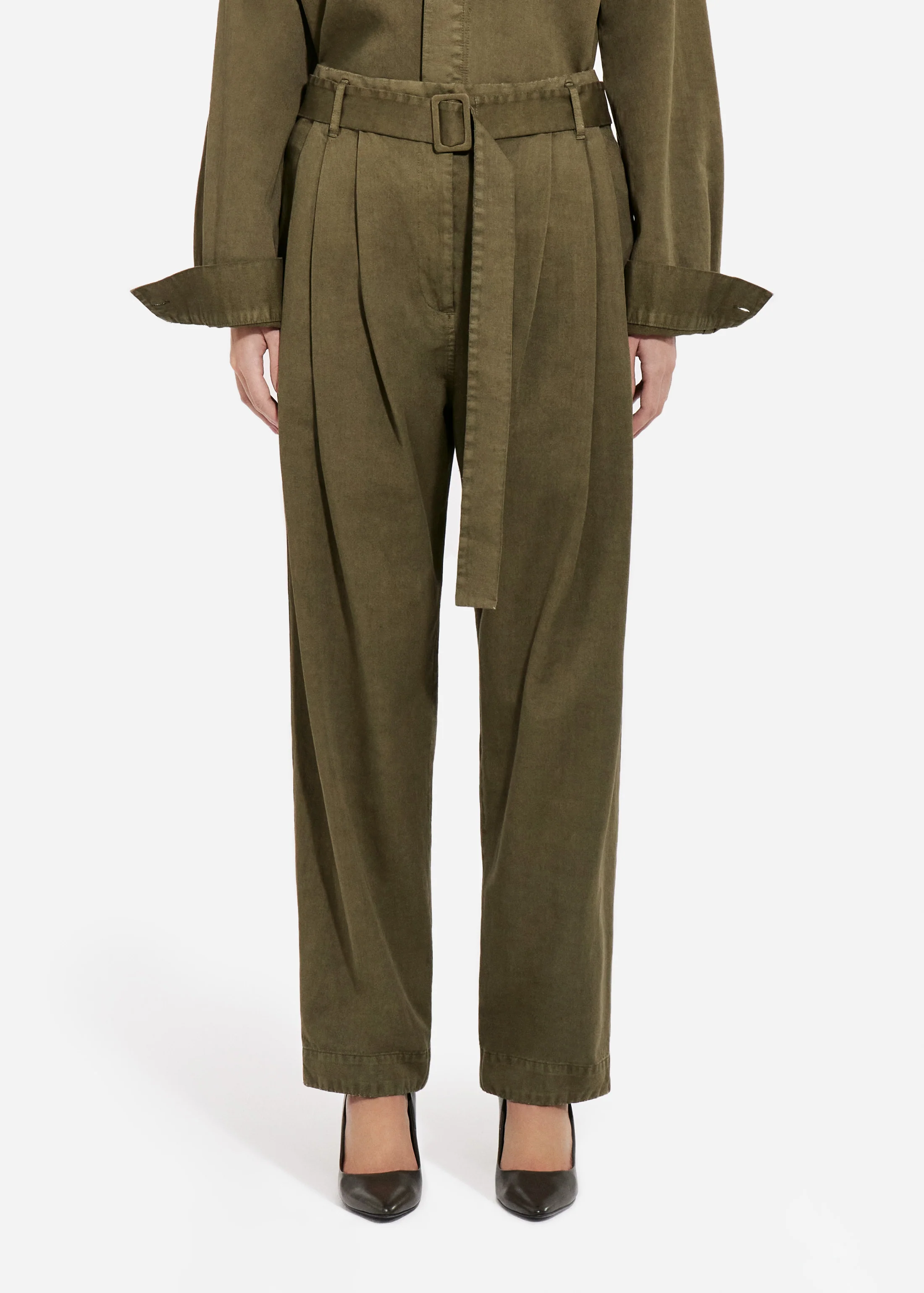 Garment Dyed Pleated Pant in Cotton - Avocado