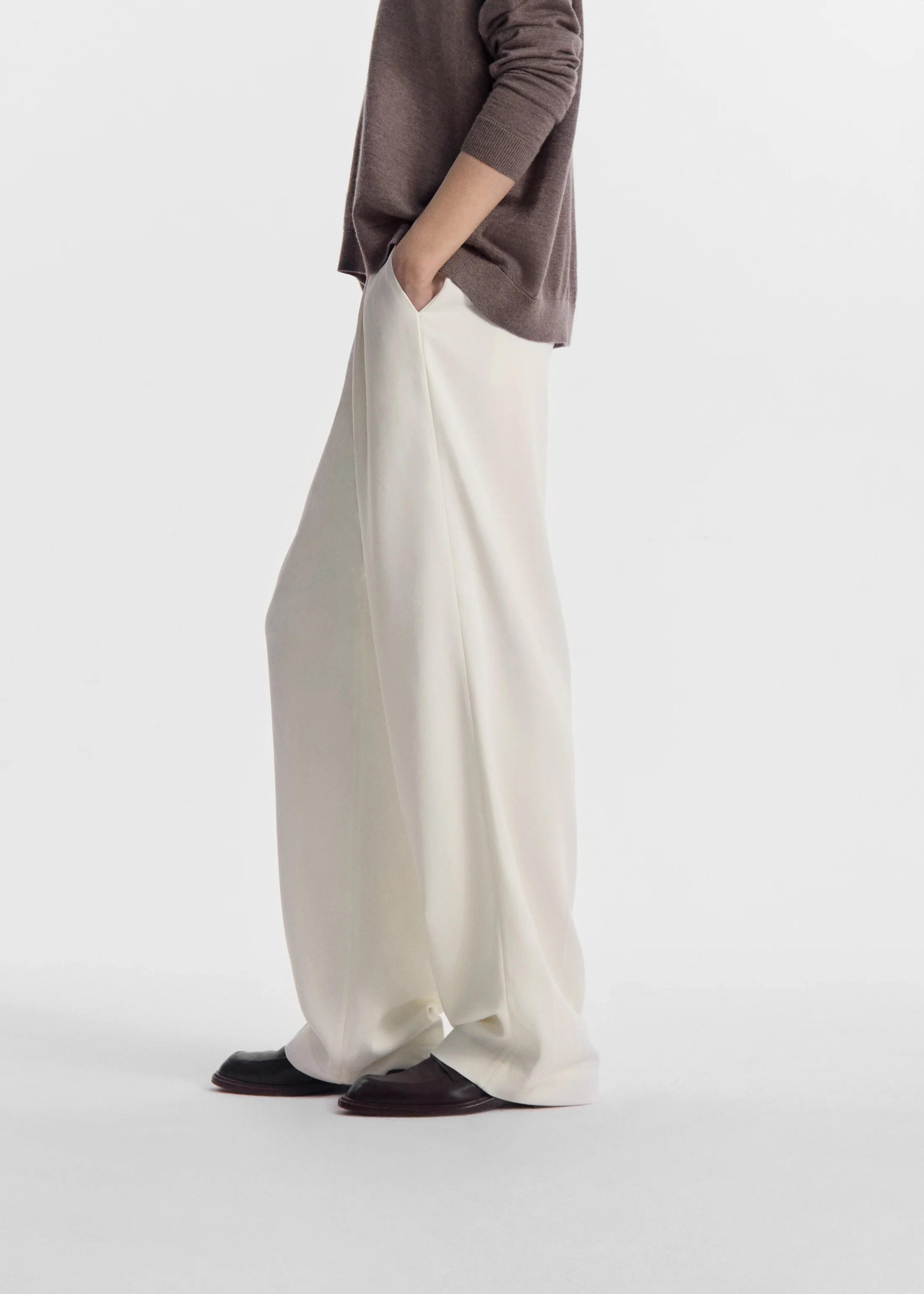 124-pleated-trouser-in-crepe-ivory-2.webp Pleated Trouser in Crepe - Ivory