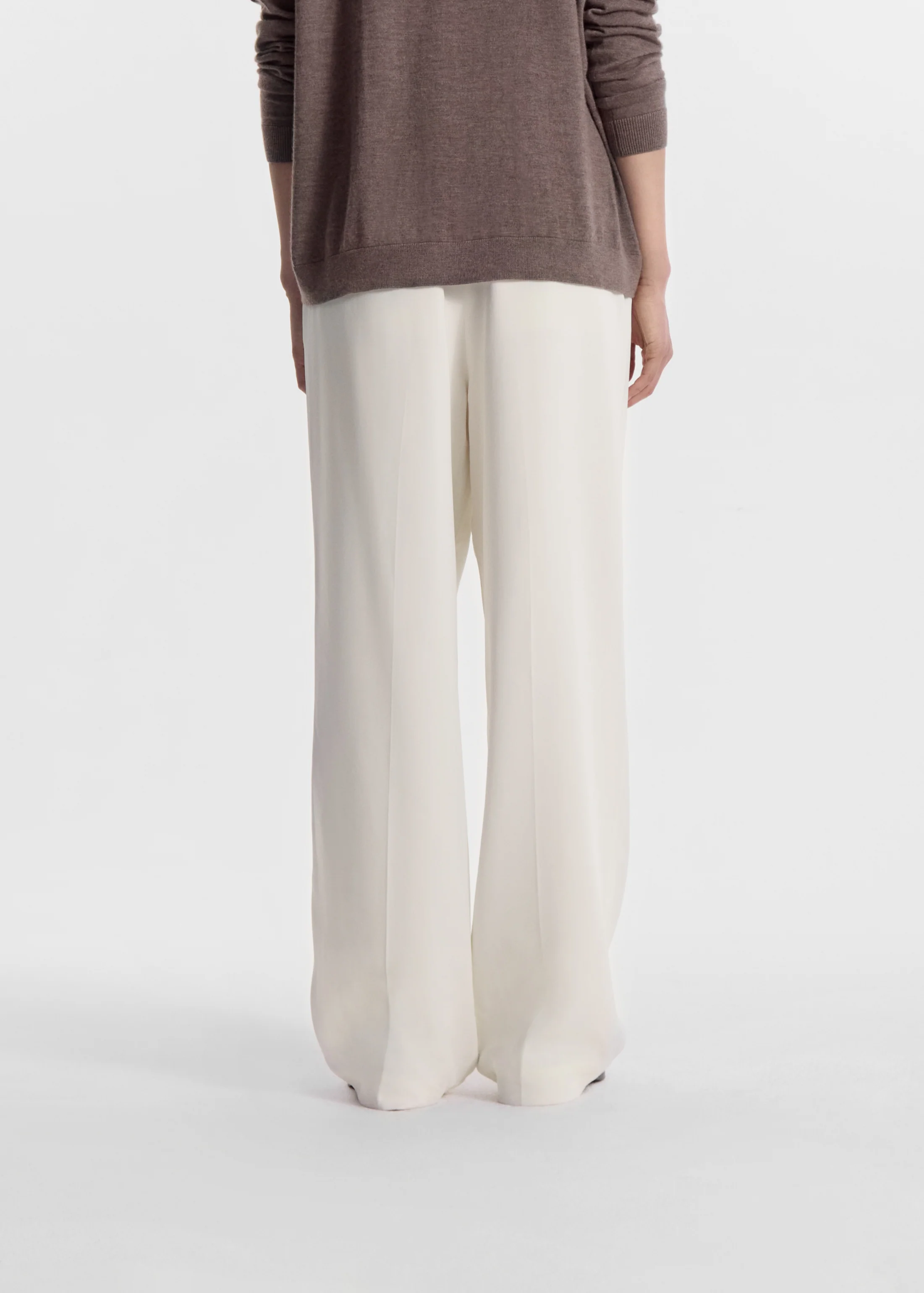 124-pleated-trouser-in-crepe-ivory-3.webp Pleated Trouser in Crepe - Ivory