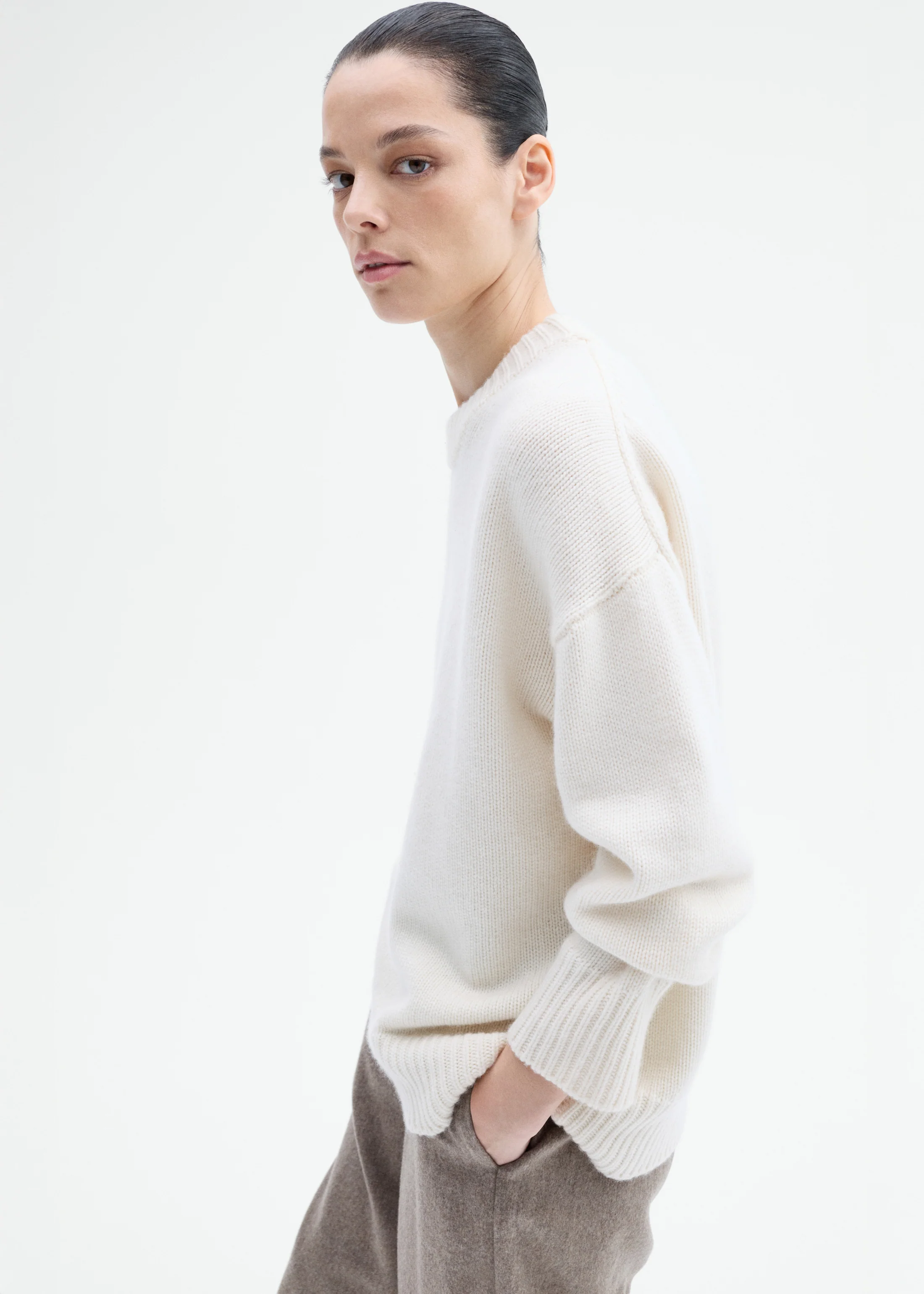 Boyfriend Crew Sweater in Wool Cashmere - Ivory