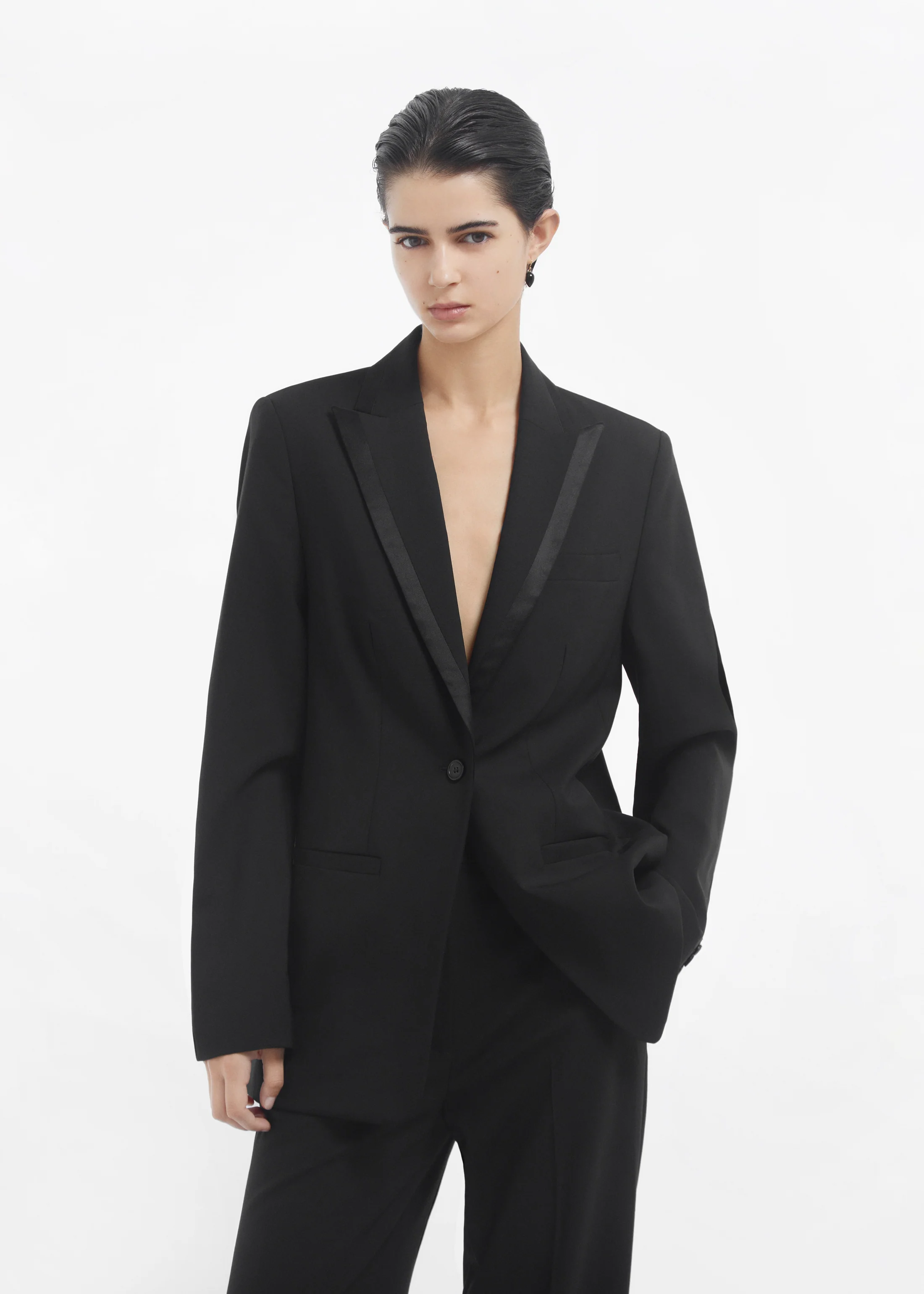 1291-tuxedo-jacket-in-wool-and-silk-black-1.webp Tuxedo Jacket in Wool and Silk - Black