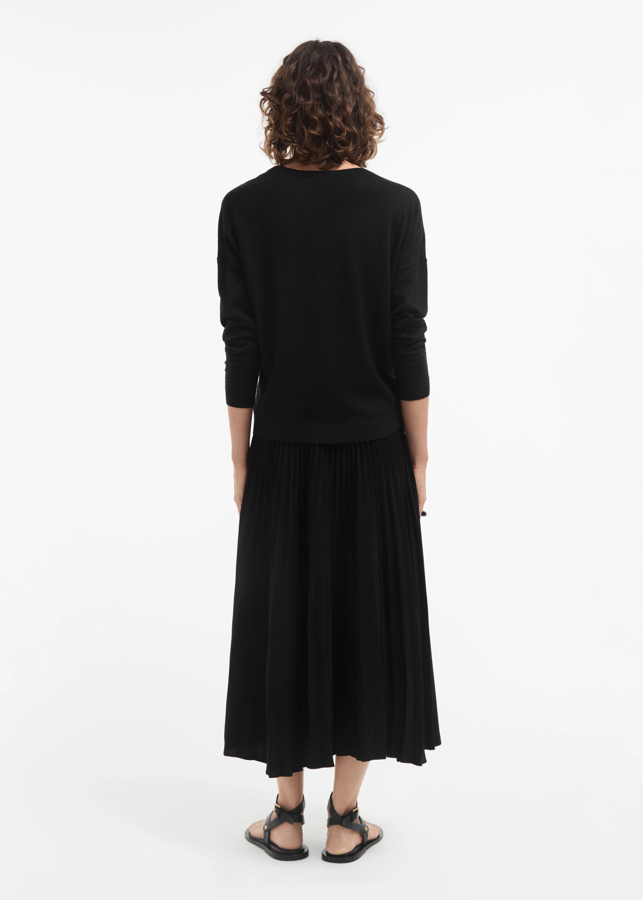 1312-pleated-elastic-waist-skirt-in-stretch-crepe-black-4.webp Pleated Elastic Waist Skirt in Stretch Crepe - Black