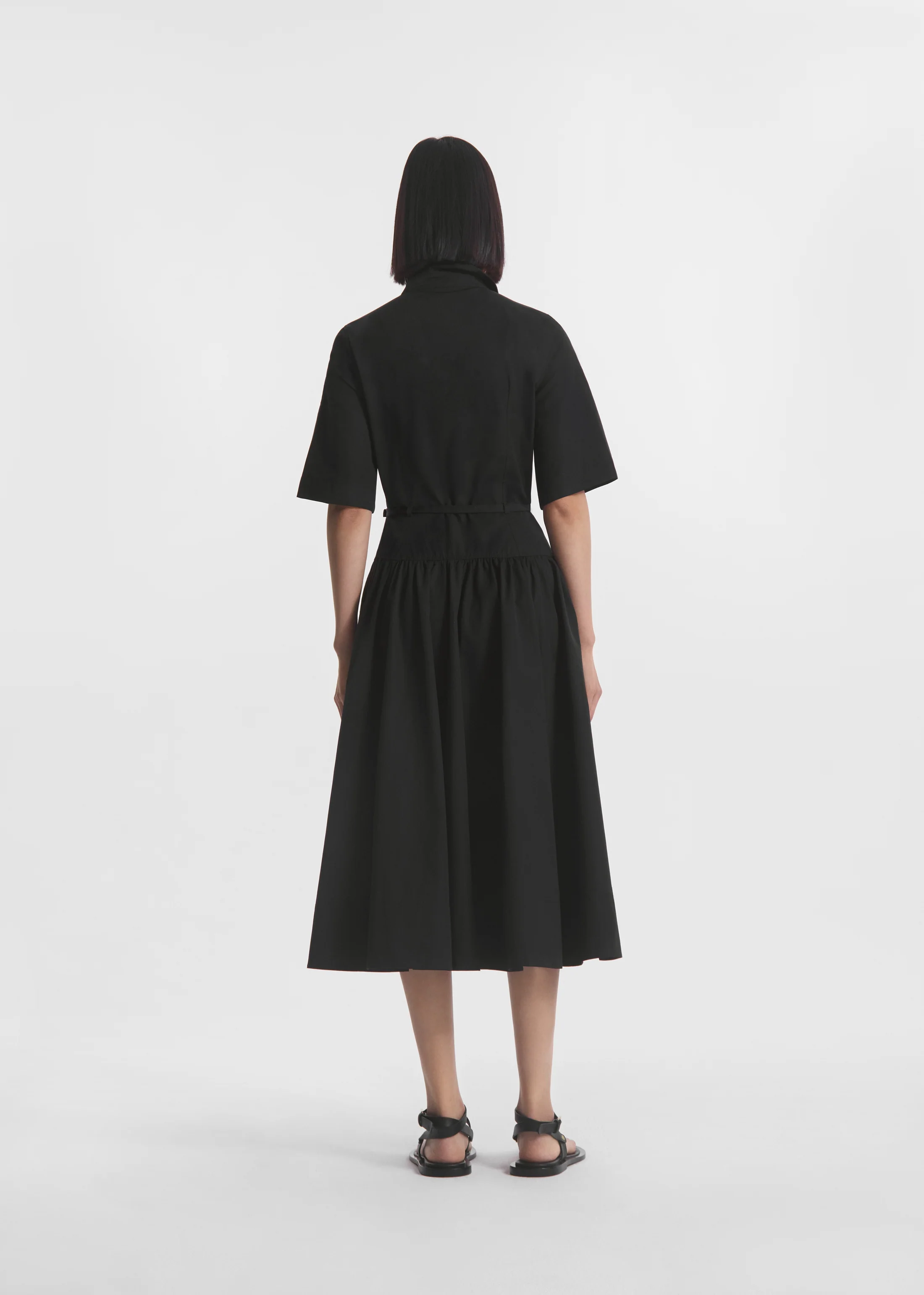 133-short-sleeve-belted-dress-in-cotton-poplin-black-5.webp Short Sleeve Belted Dress in Cotton Poplin - Black