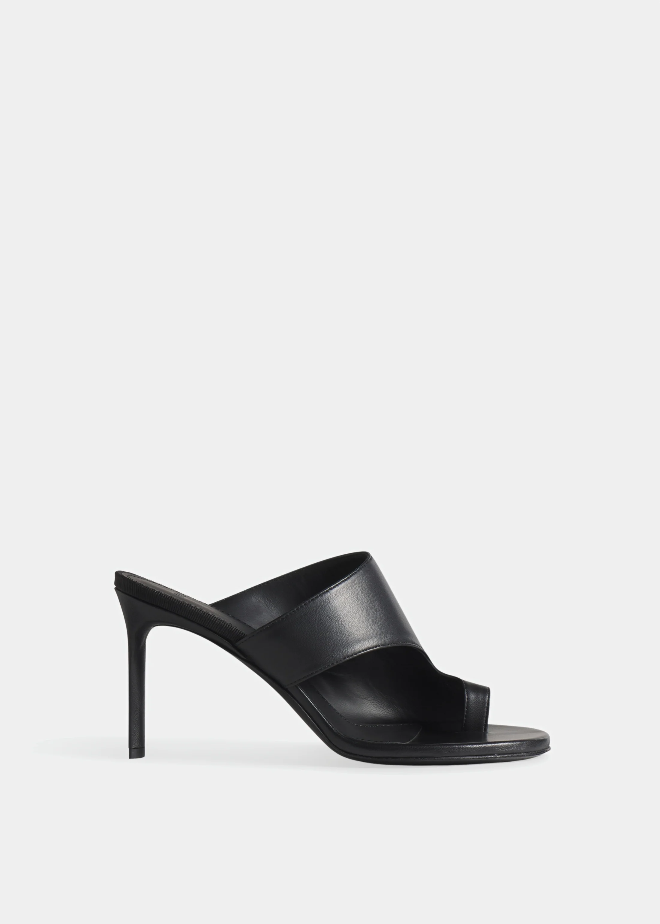 1332-split-toe-sandal-heel-in-leather-black-1.webp Split Toe Sandal Heel in Leather - Black