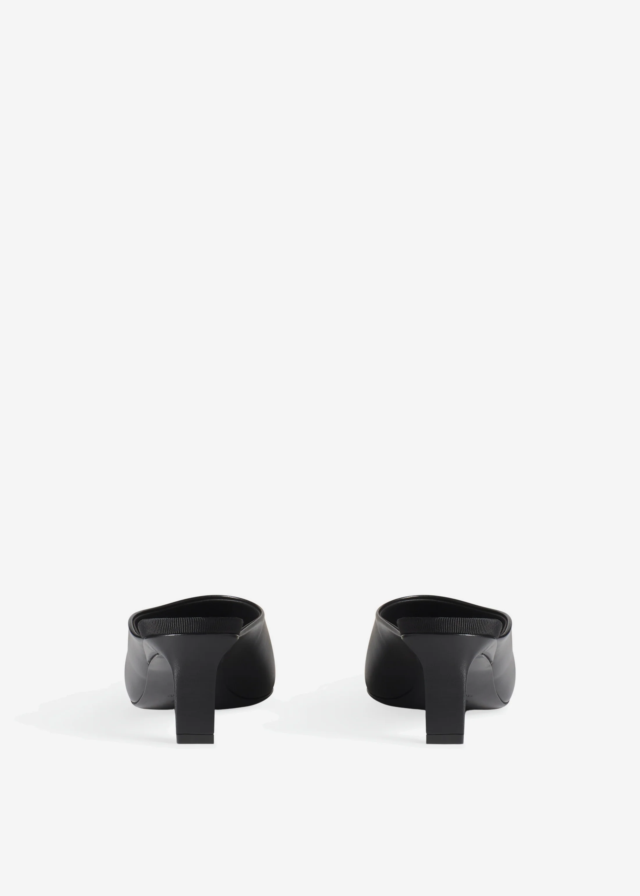 Pointed Toe Mule in Calf Skin Leather - Black