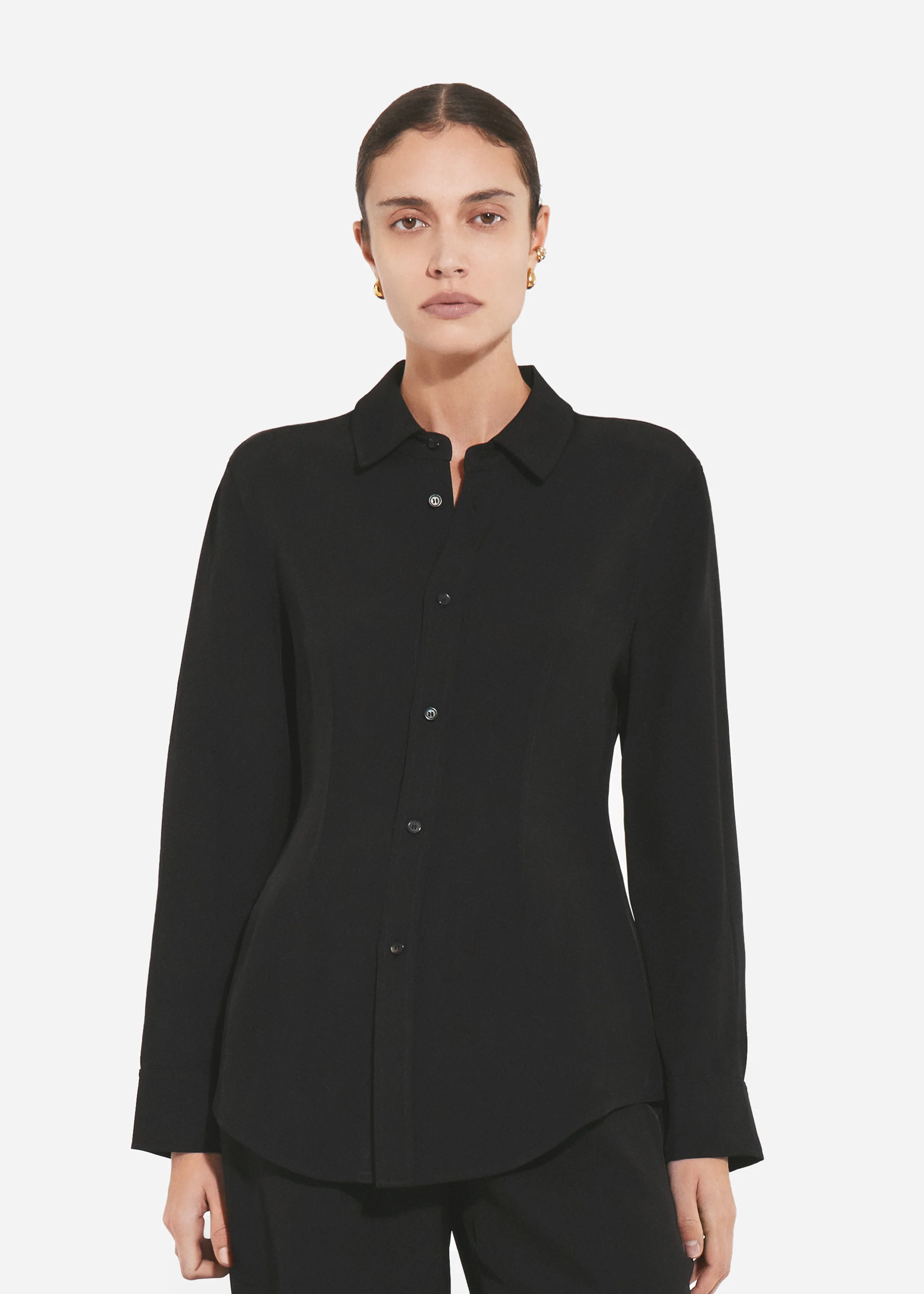 1386-fitted-collared-shirt-in-viscose-twill-black-1.webp Fitted Collared Shirt in Viscose Twill - Black