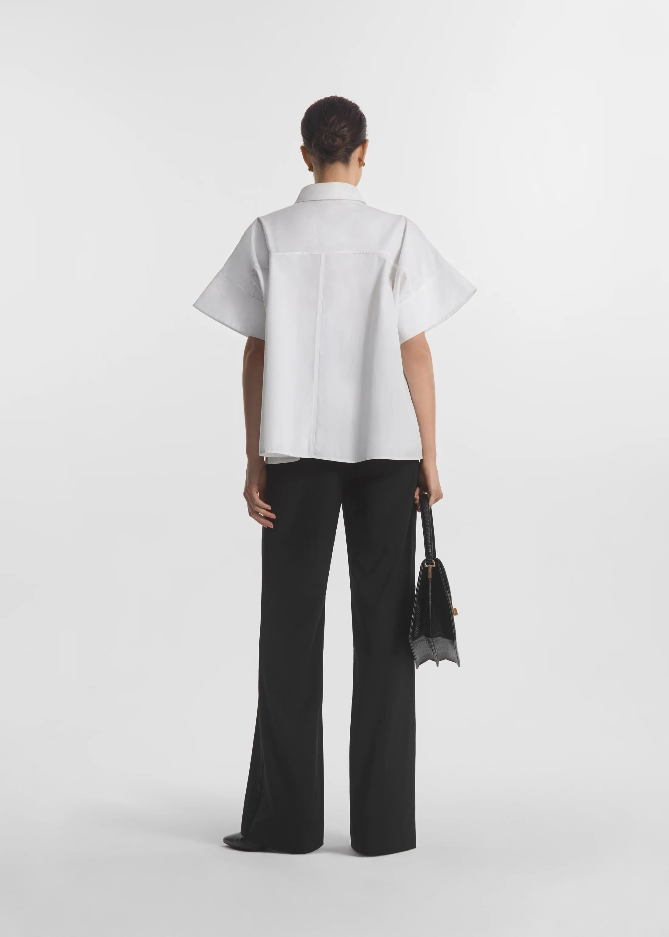140-boxy-short-sleeve-shirt-in-cotton-poplin-white-3.webp Boxy Short Sleeve Shirt in Cotton Poplin - White