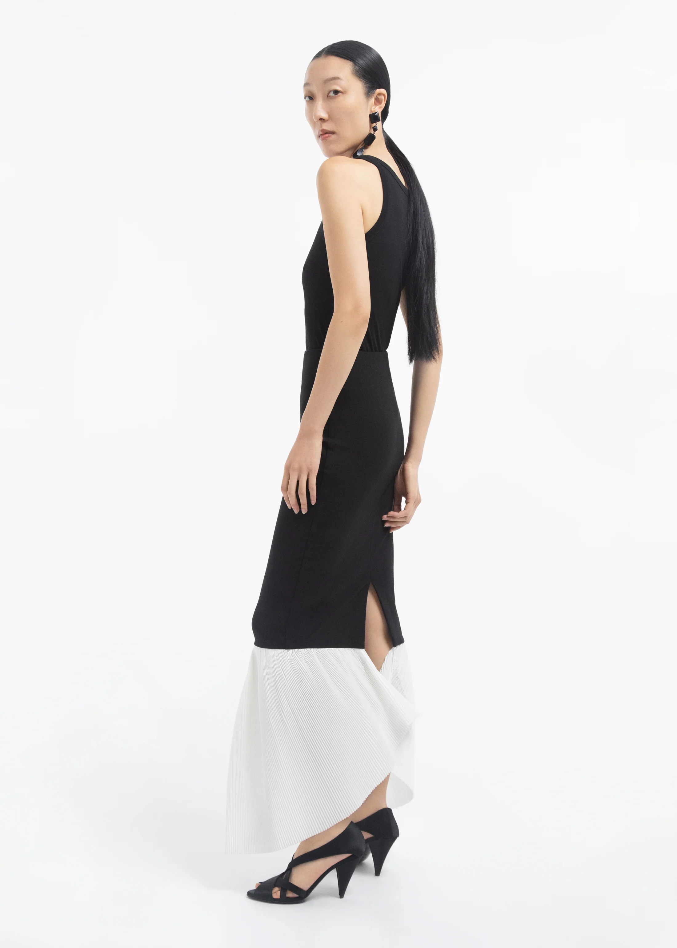 1432-peplum-skirt-in-jersey-black-white-2.webp Peplum Skirt in Jersey - Black & White