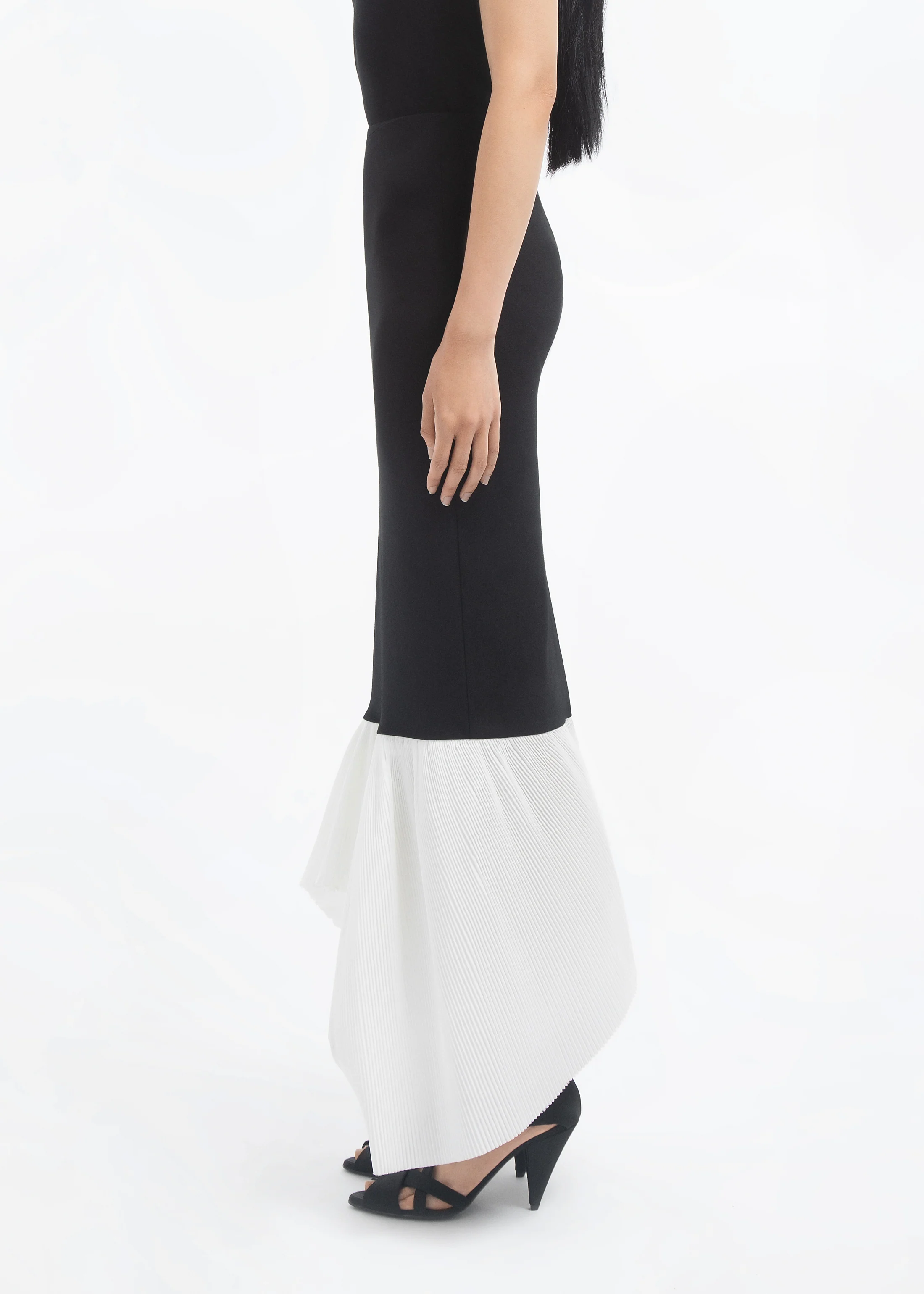 1432-peplum-skirt-in-jersey-black-white-3.webp Peplum Skirt in Jersey - Black & White