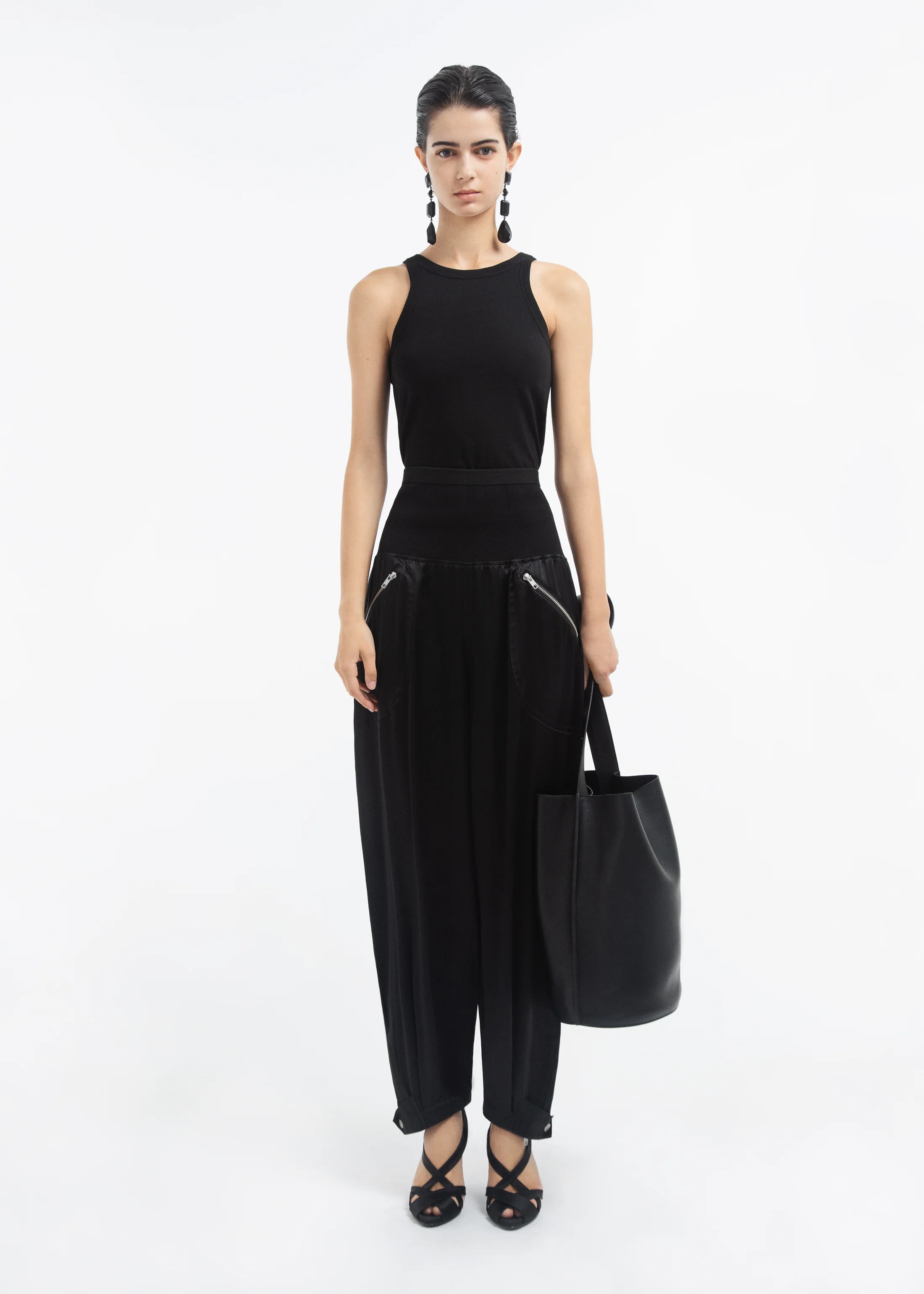 1441-ribbed-jogger-in-silk-charmeuse-black-1.webp Ribbed Jogger in Silk Charmeuse - Black