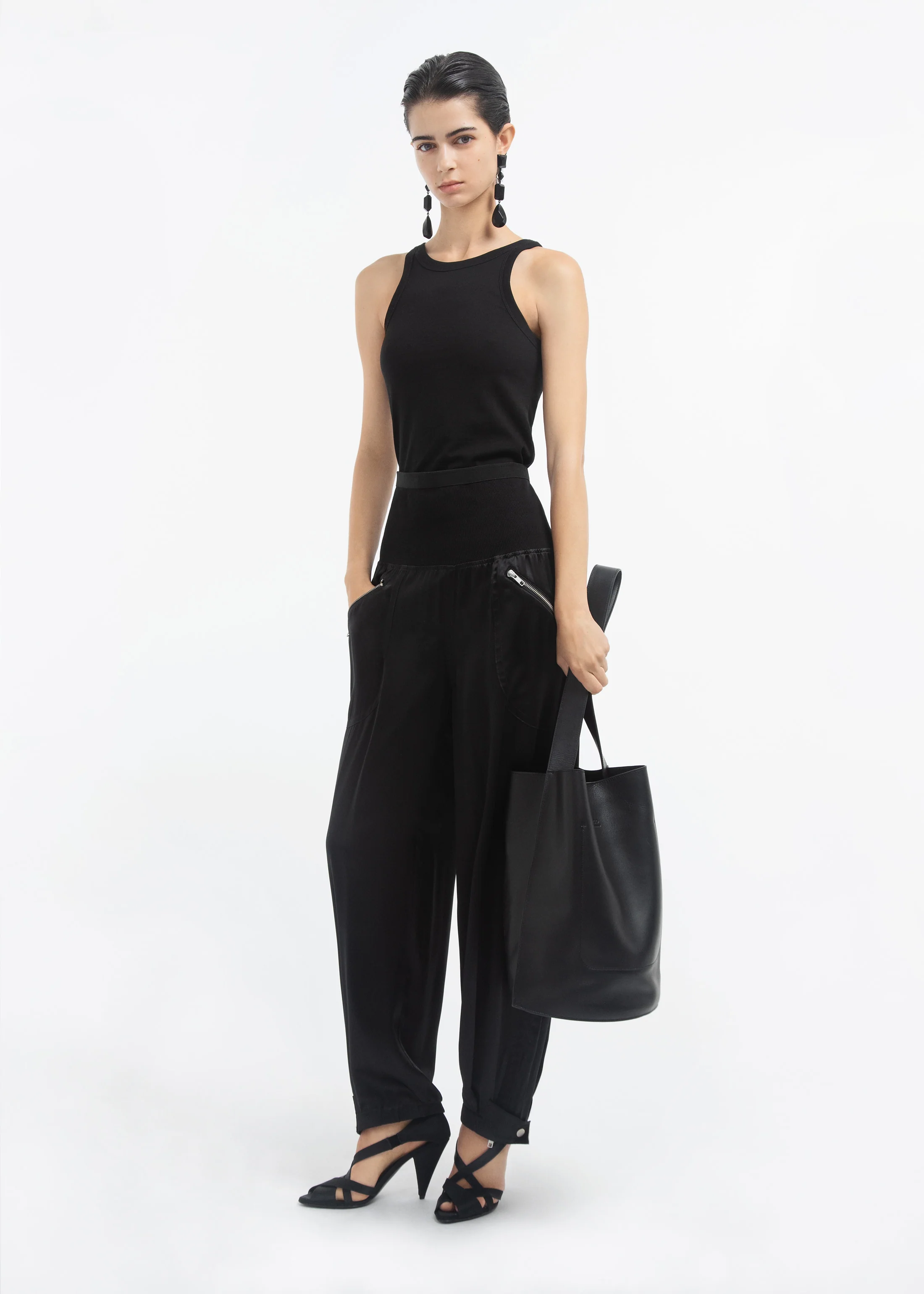 1441-ribbed-jogger-in-silk-charmeuse-black-2.webp Ribbed Jogger in Silk Charmeuse - Black