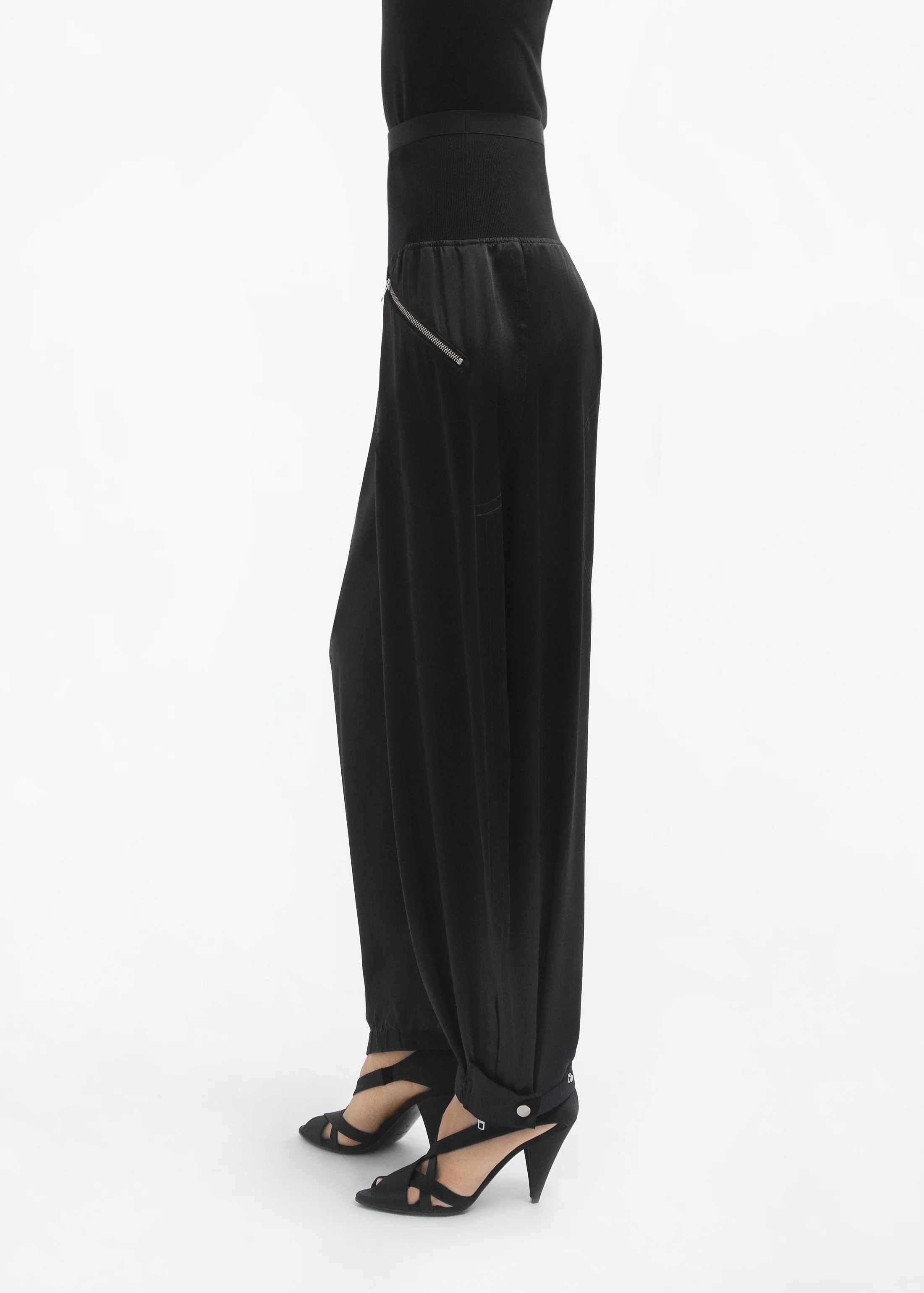 1441-ribbed-jogger-in-silk-charmeuse-black-3.webp Ribbed Jogger in Silk Charmeuse - Black