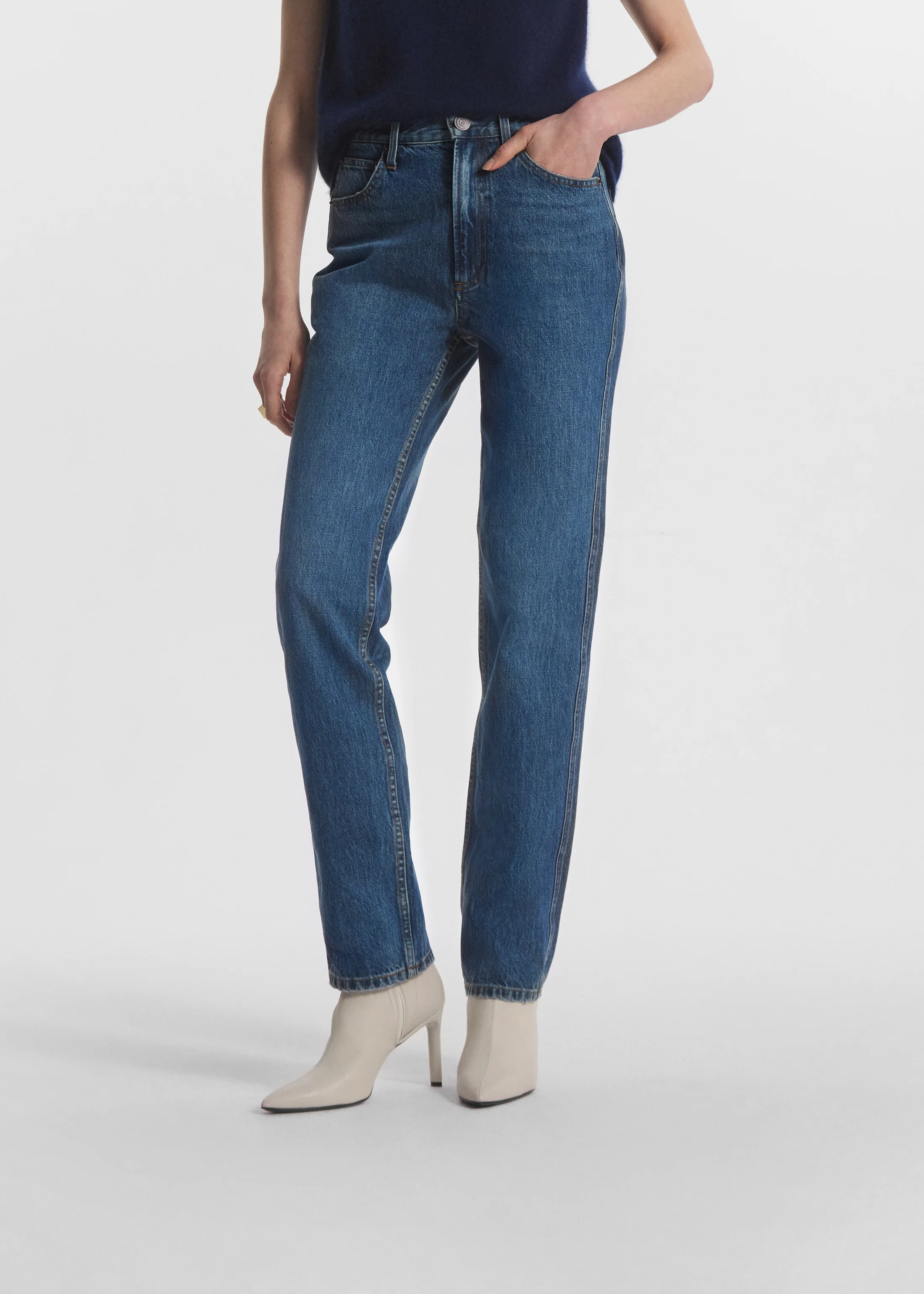 147-high-rise-jean-in-denim-indigo-2.webp High Rise Jean in Denim - Indigo