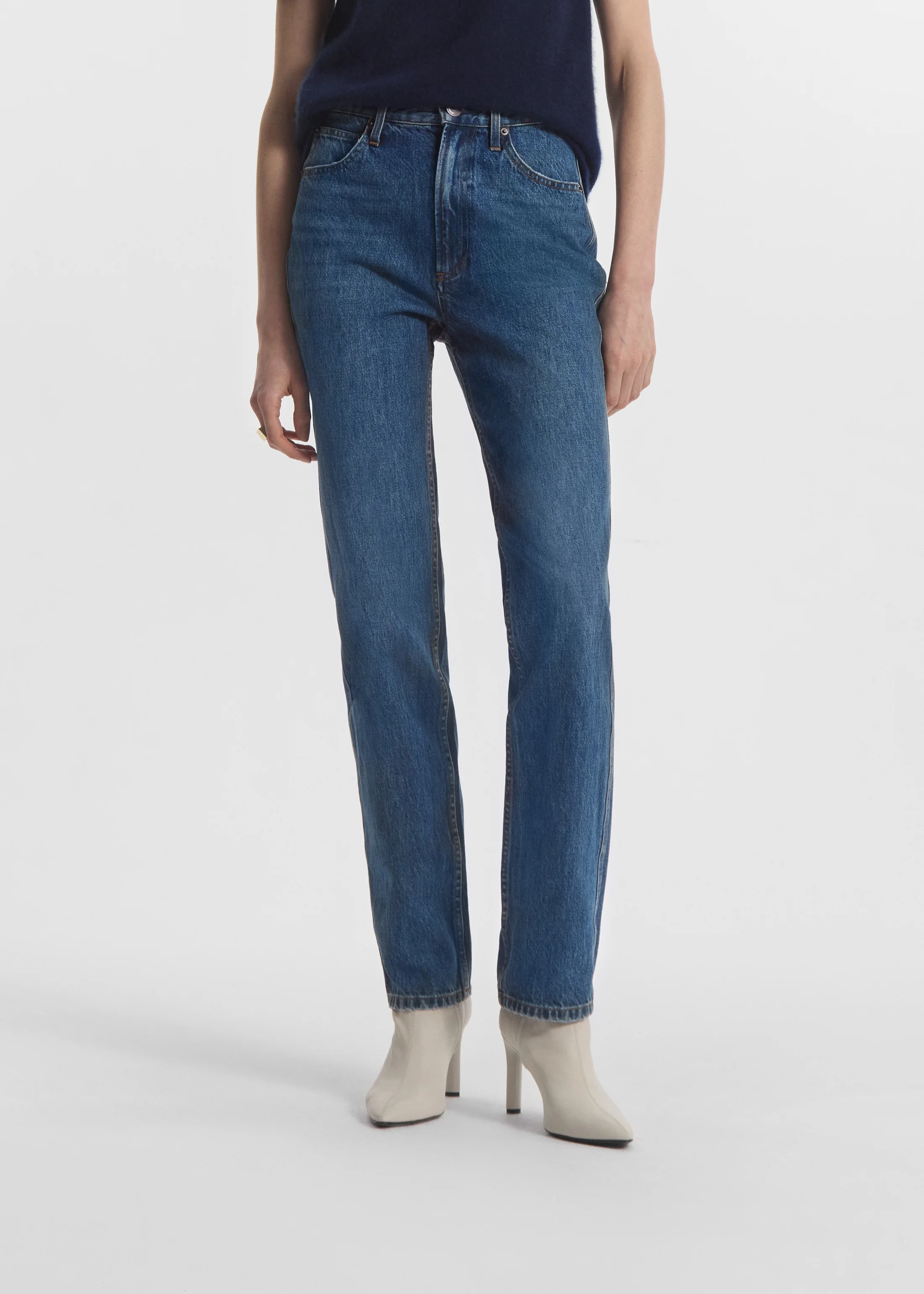 147-high-rise-jean-in-denim-indigo-3.webp High Rise Jean in Denim - Indigo