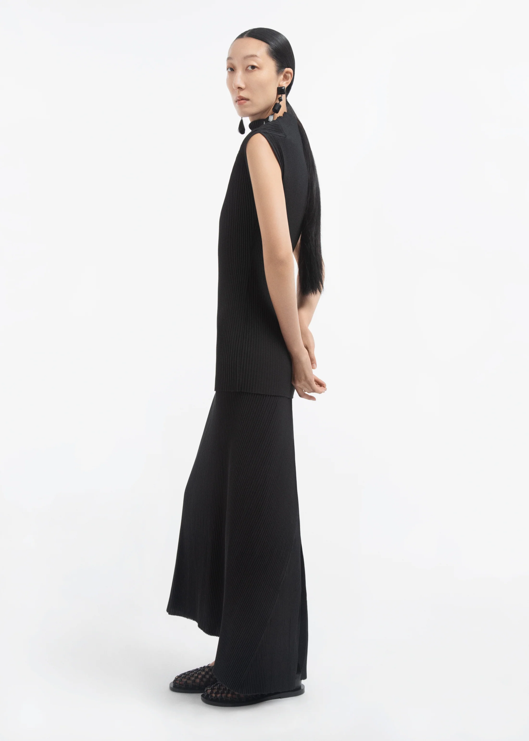 1488-cap-sleeve-top-in-plisse-black-2.webp Cap Sleeve Top in Plisse - Black