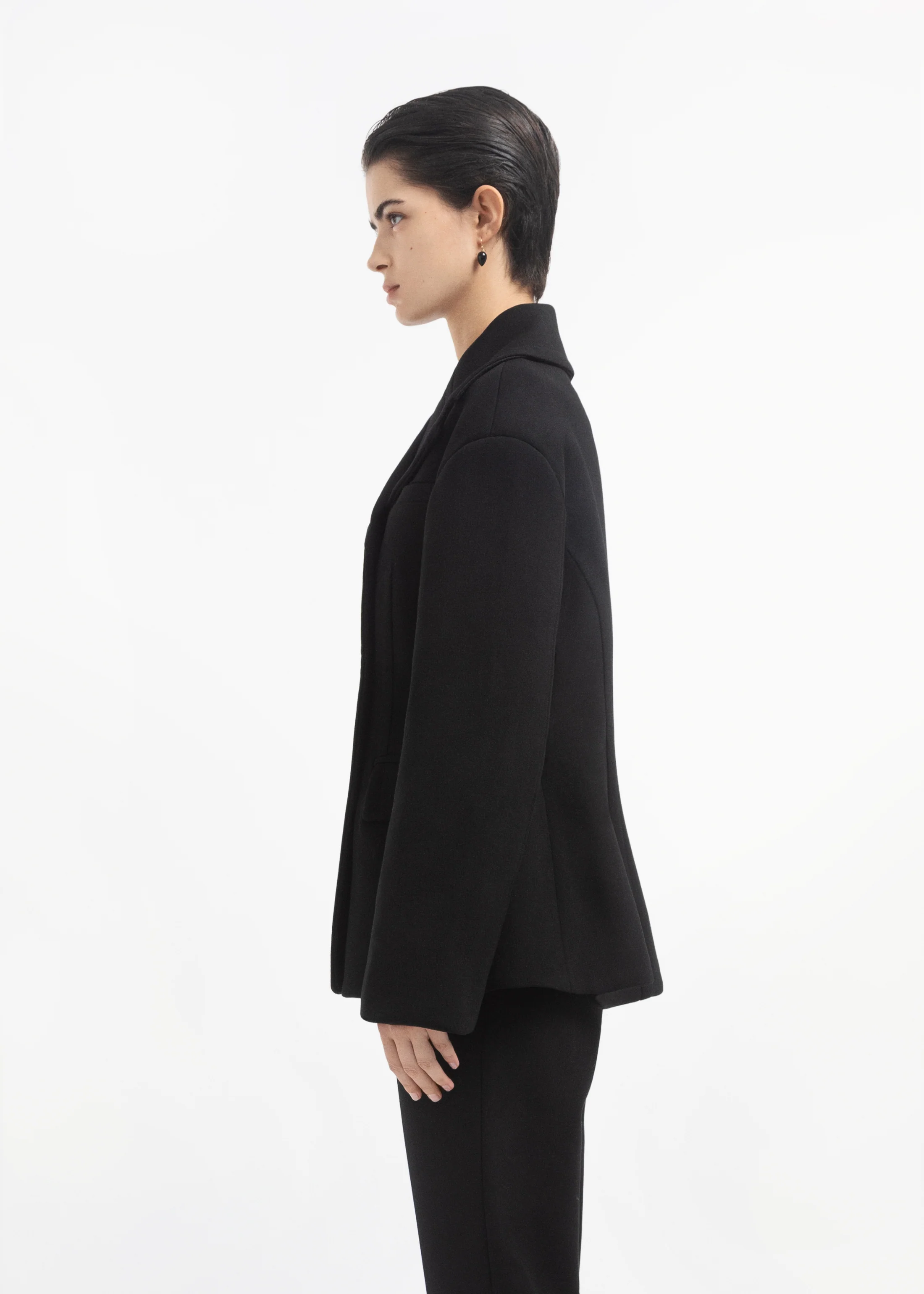 1546-oversized-double-breasted-peplum-jacket-in-wool-black-3.webp Oversized Double Breasted Peplum Jacket in Wool - Black