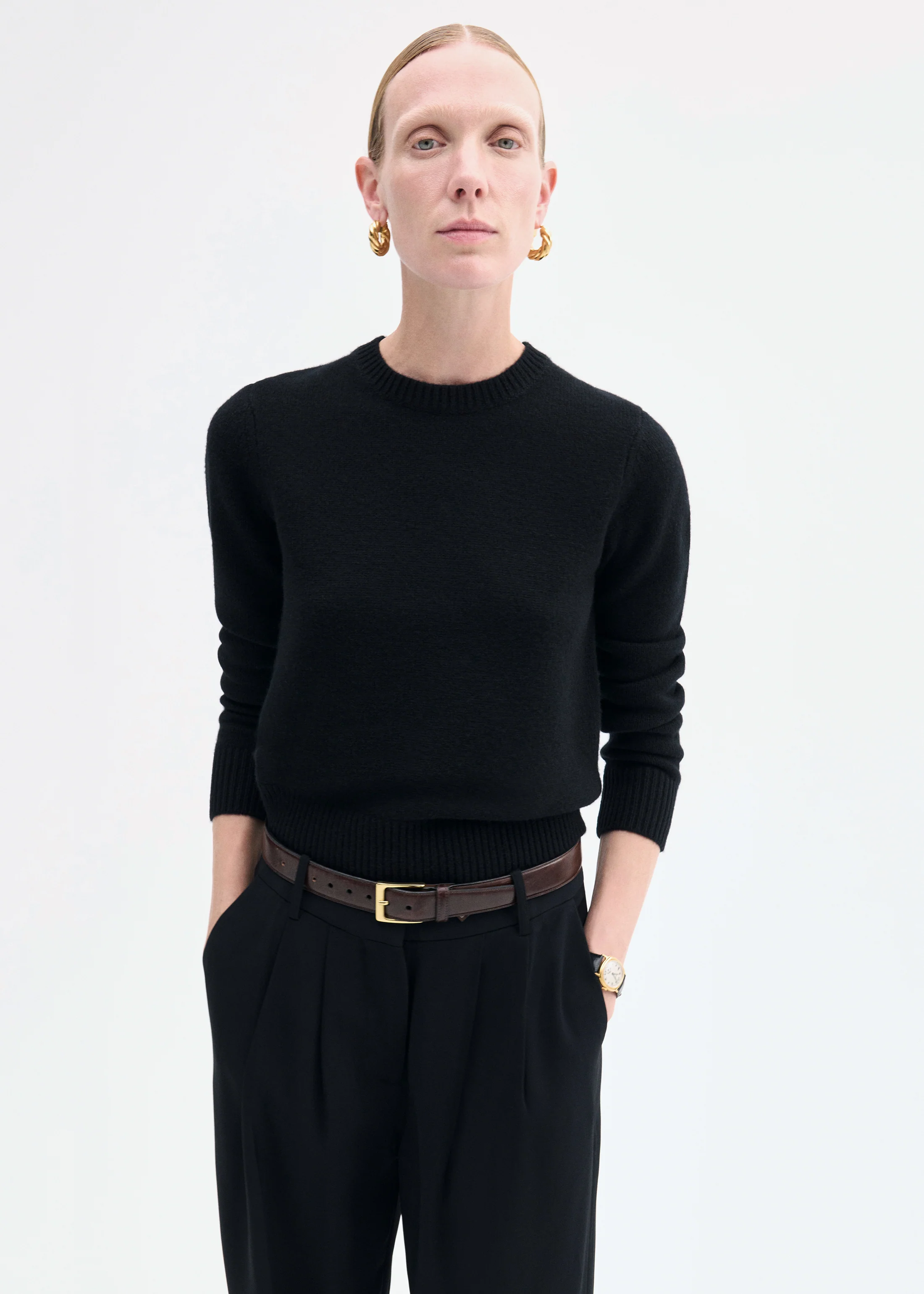 1627-crew-sweater-in-cashmere-black-1.webp Crew Sweater in Cashmere - Black