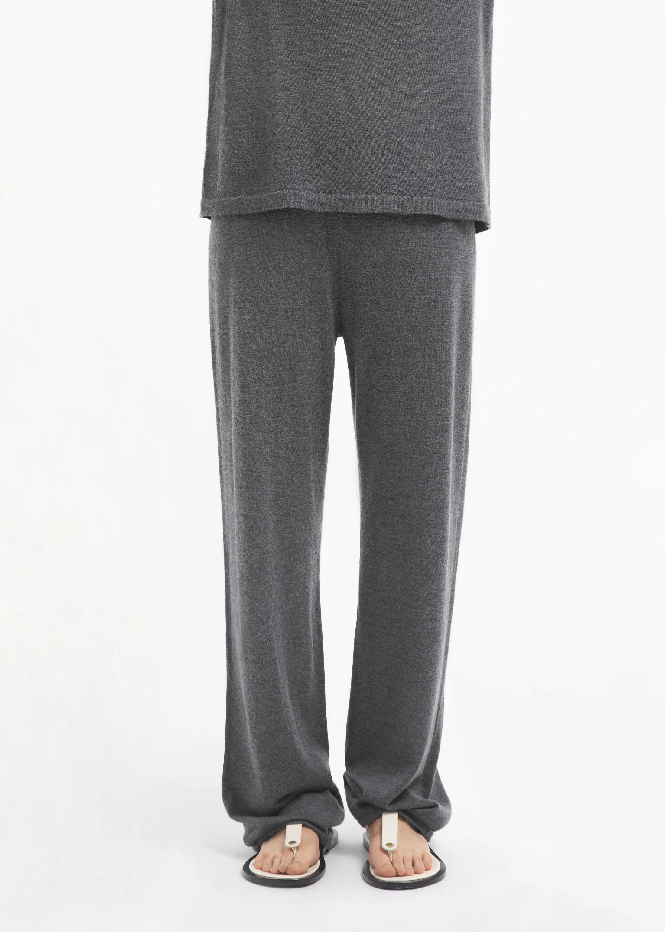 1966-pull-up-pant-in-fine-cashmere-grey-4.webp Pull Up Pant in Fine Cashmere - Grey