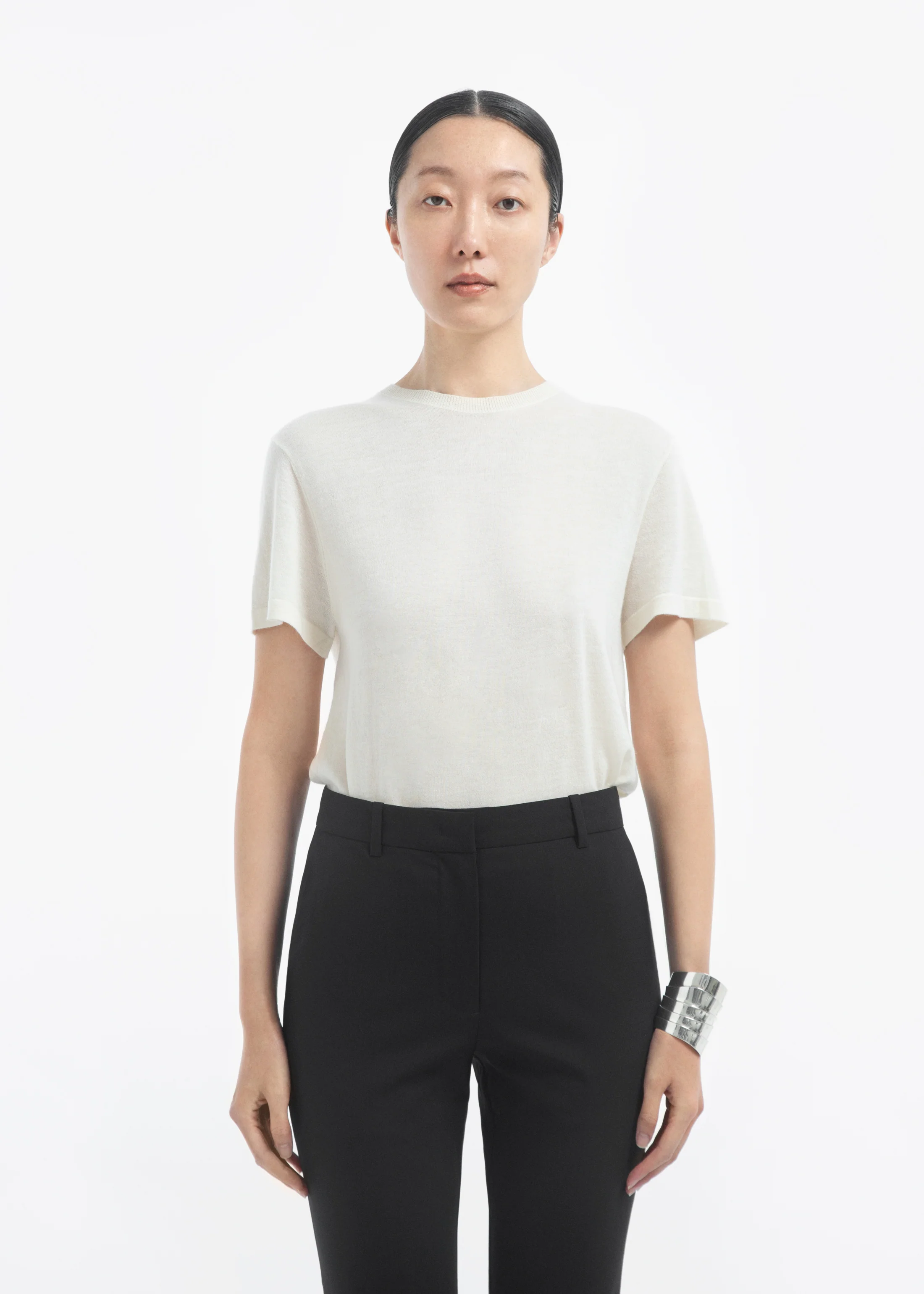 1973-t-shirt-in-fine-cashmere-ivory-1.webp T-Shirt in Fine Cashmere - Ivory
