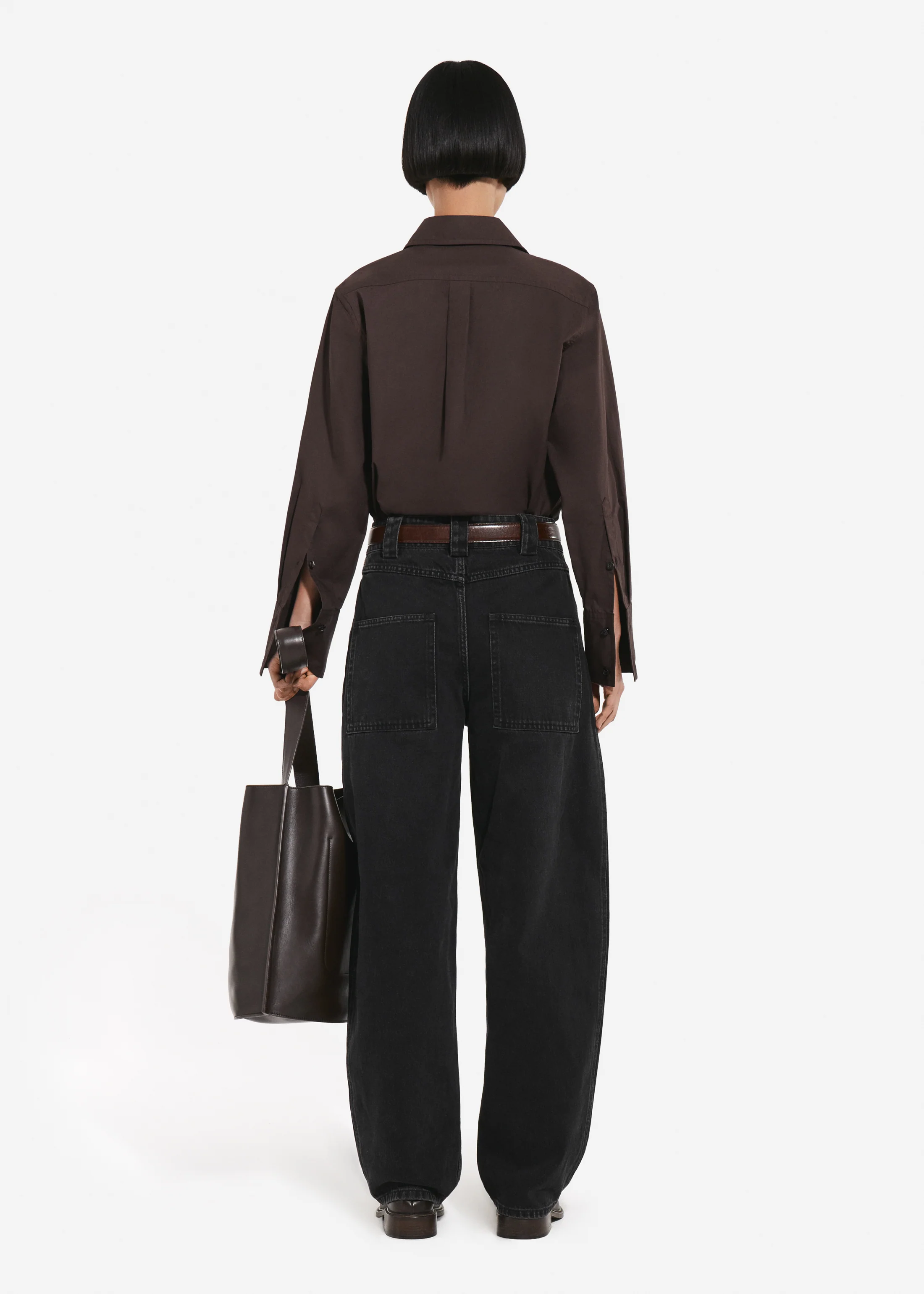199-fitted-shirt-in-cotton-poplin-chocolate-3.webp Fitted Shirt in Cotton Poplin - Chocolate