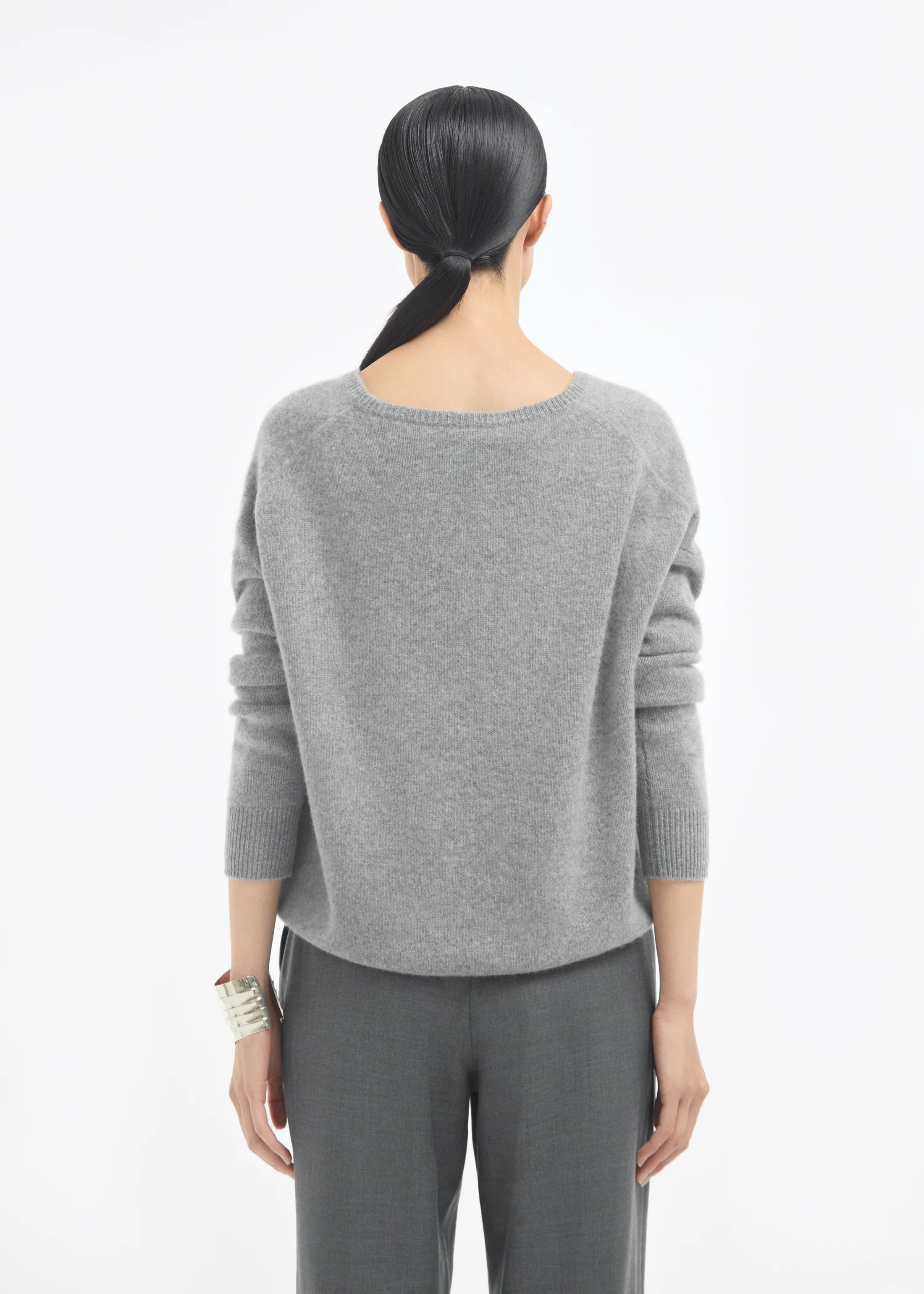 V-Neck Sweater in Cashmere - Grey