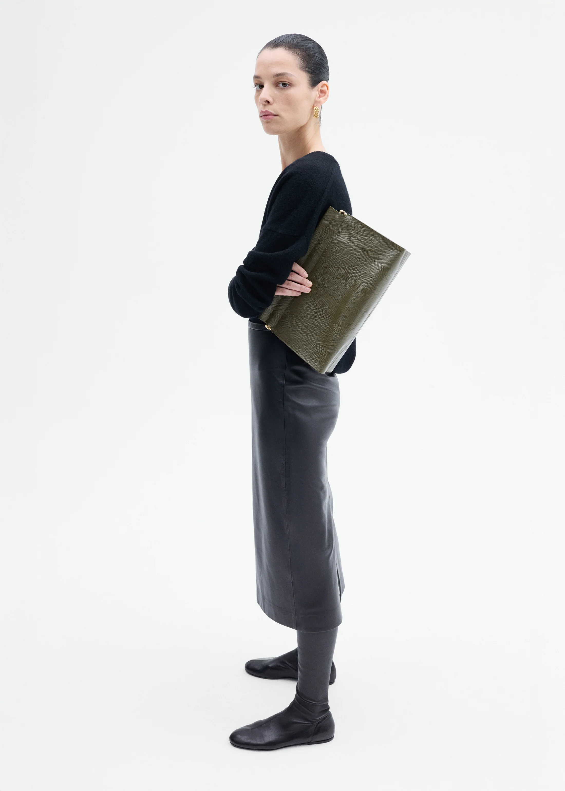V-Neck Sweater in Cashmere - Black
