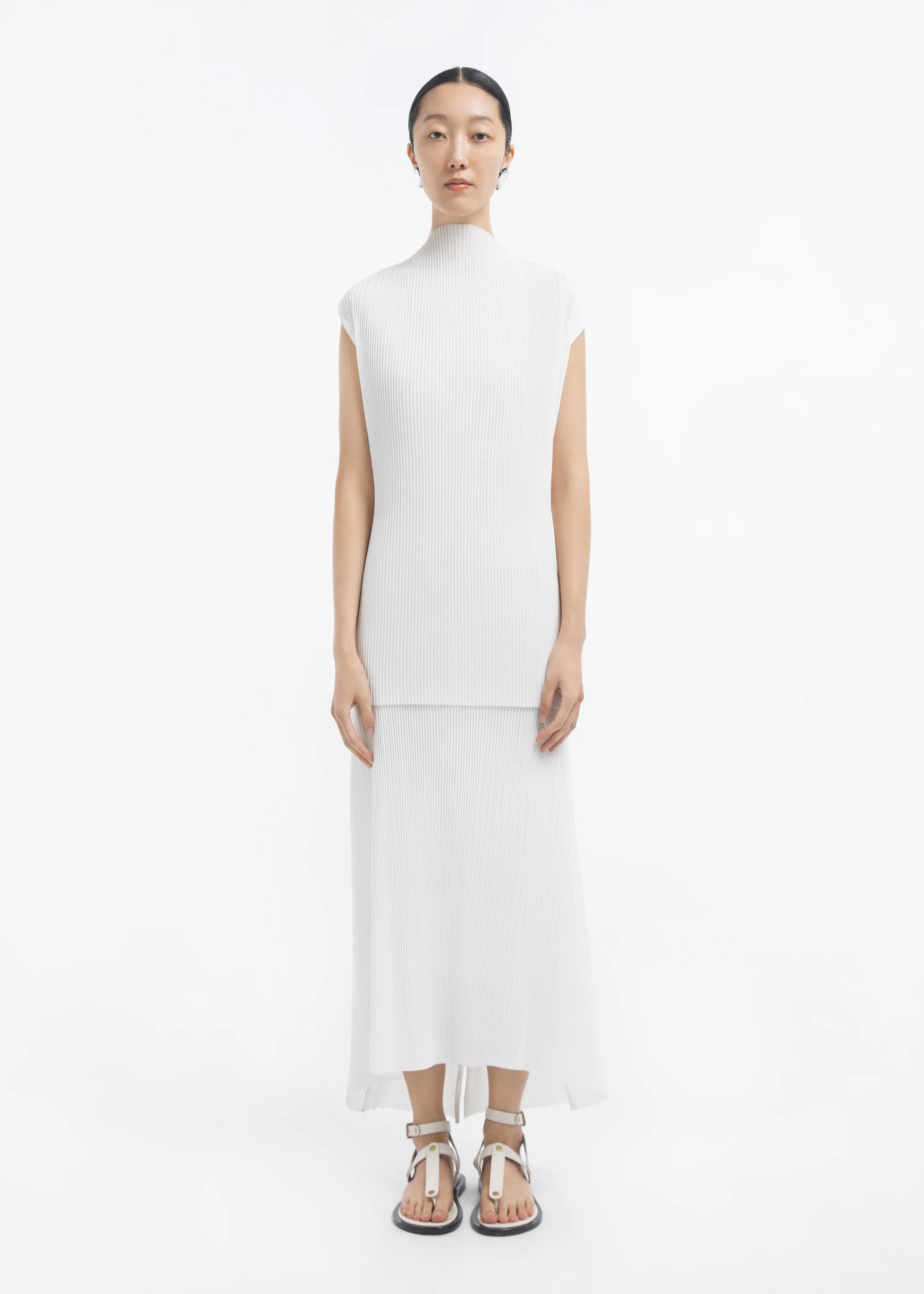 2039-midi-skirt-in-plisse-off-white-1.webp Midi Skirt in Plisse - Off White