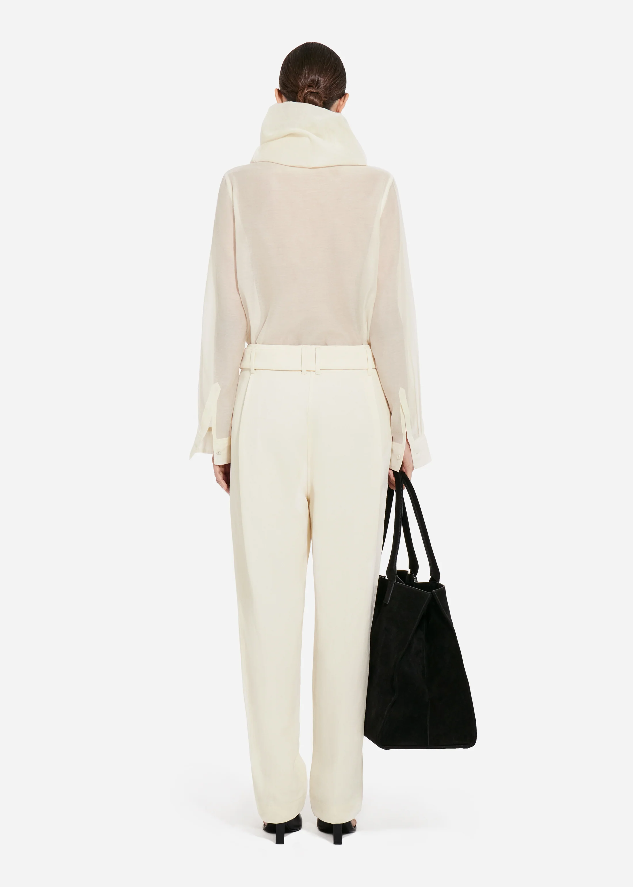 2062-cloud-collar-shirt-in-cotton-silk-voile-pearl-4.webp Cloud Collar Shirt in Cotton Silk Voile - Pearl