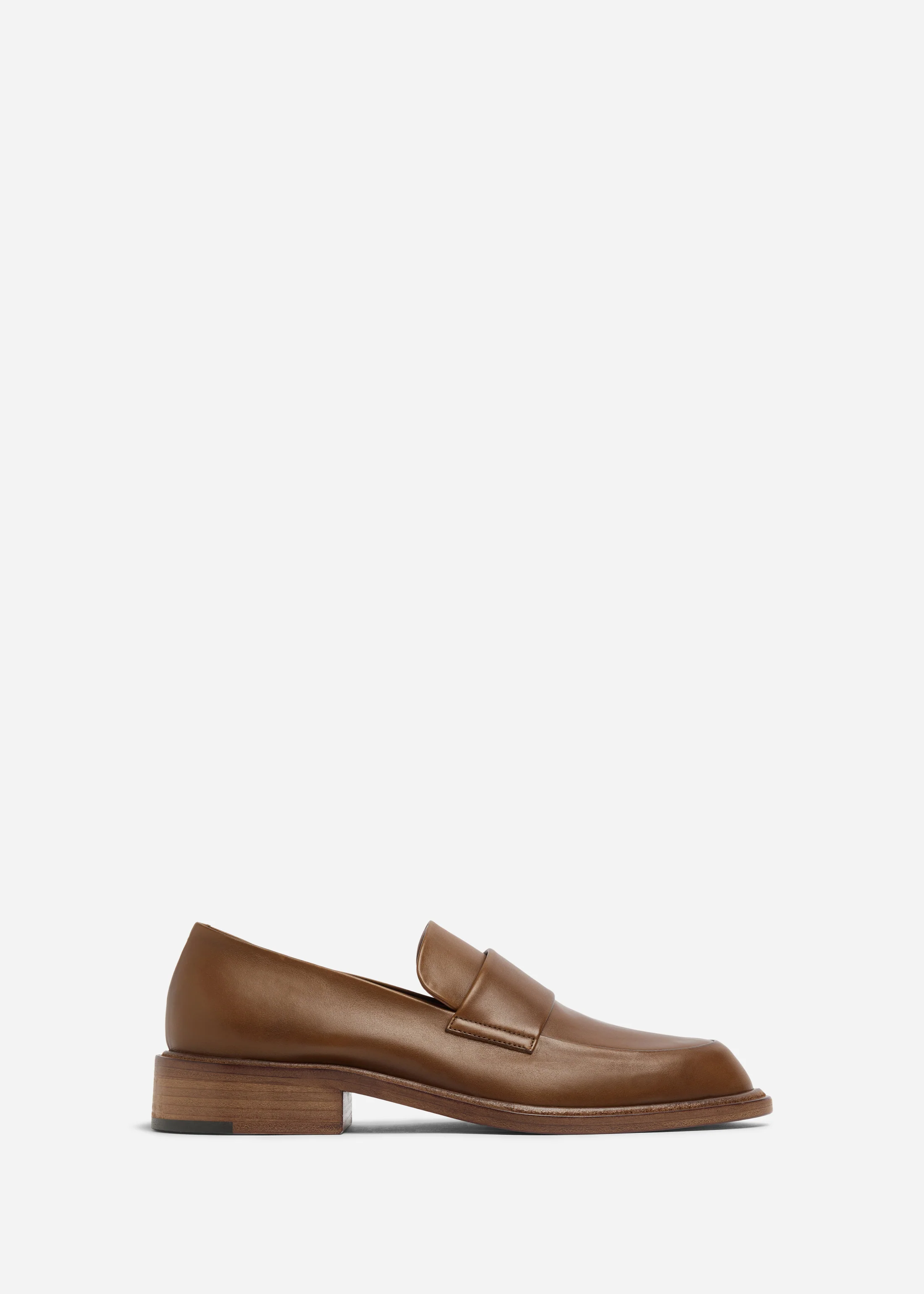 2098-moccasin-loafers-in-calf-skin-leather-cognac-1.webp Moccasin Loafers in Calf Skin Leather - Cognac