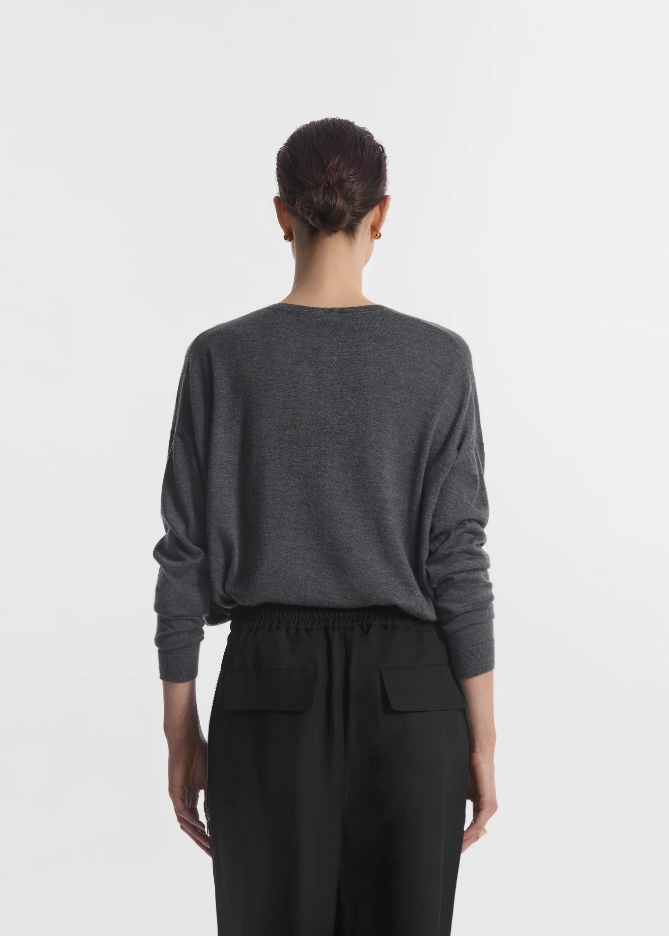 V-Neck Sweater in Fine Cashmere - Grey