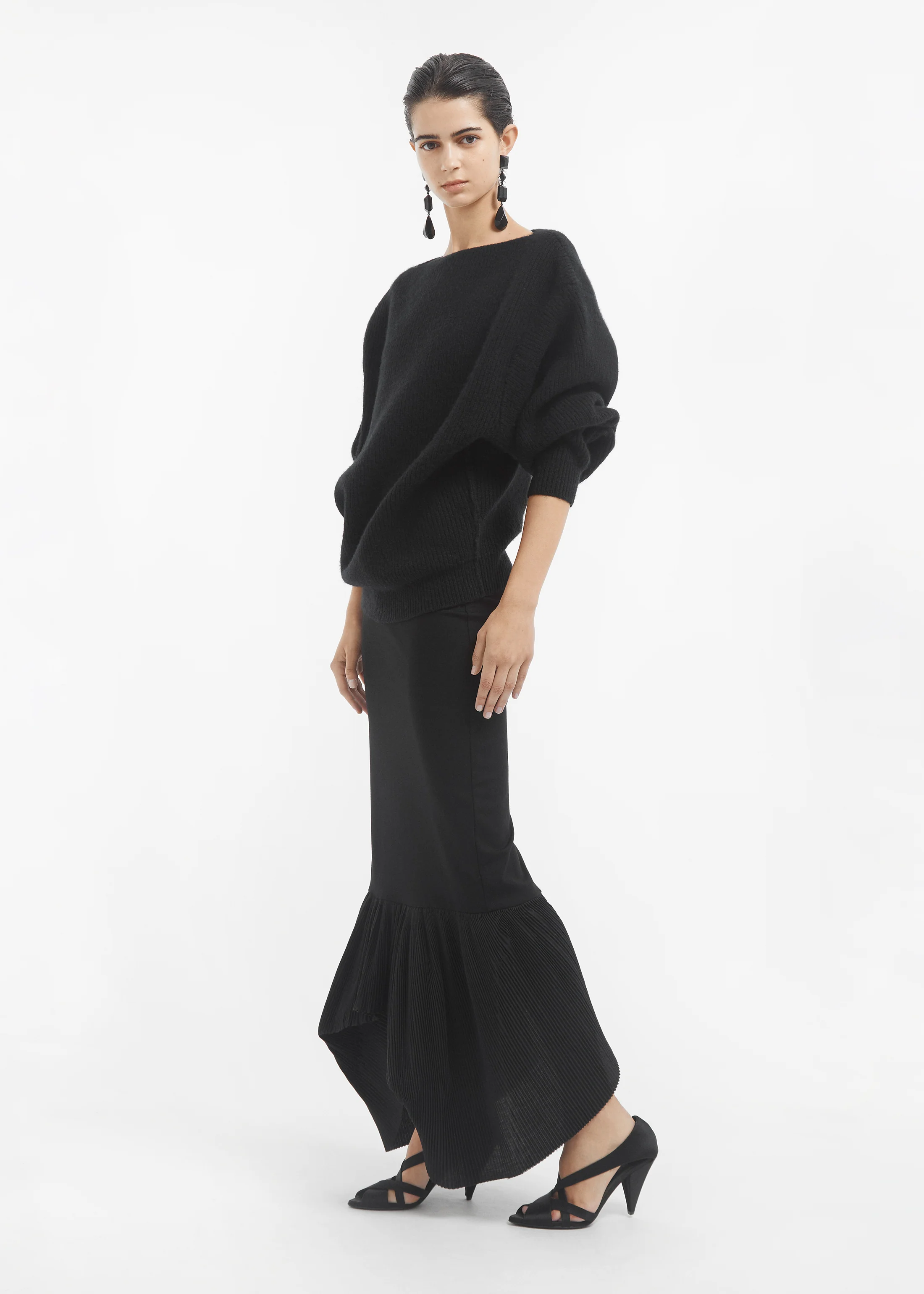 Oversized Boatneck Sweater in Wool Cashmere - Black
