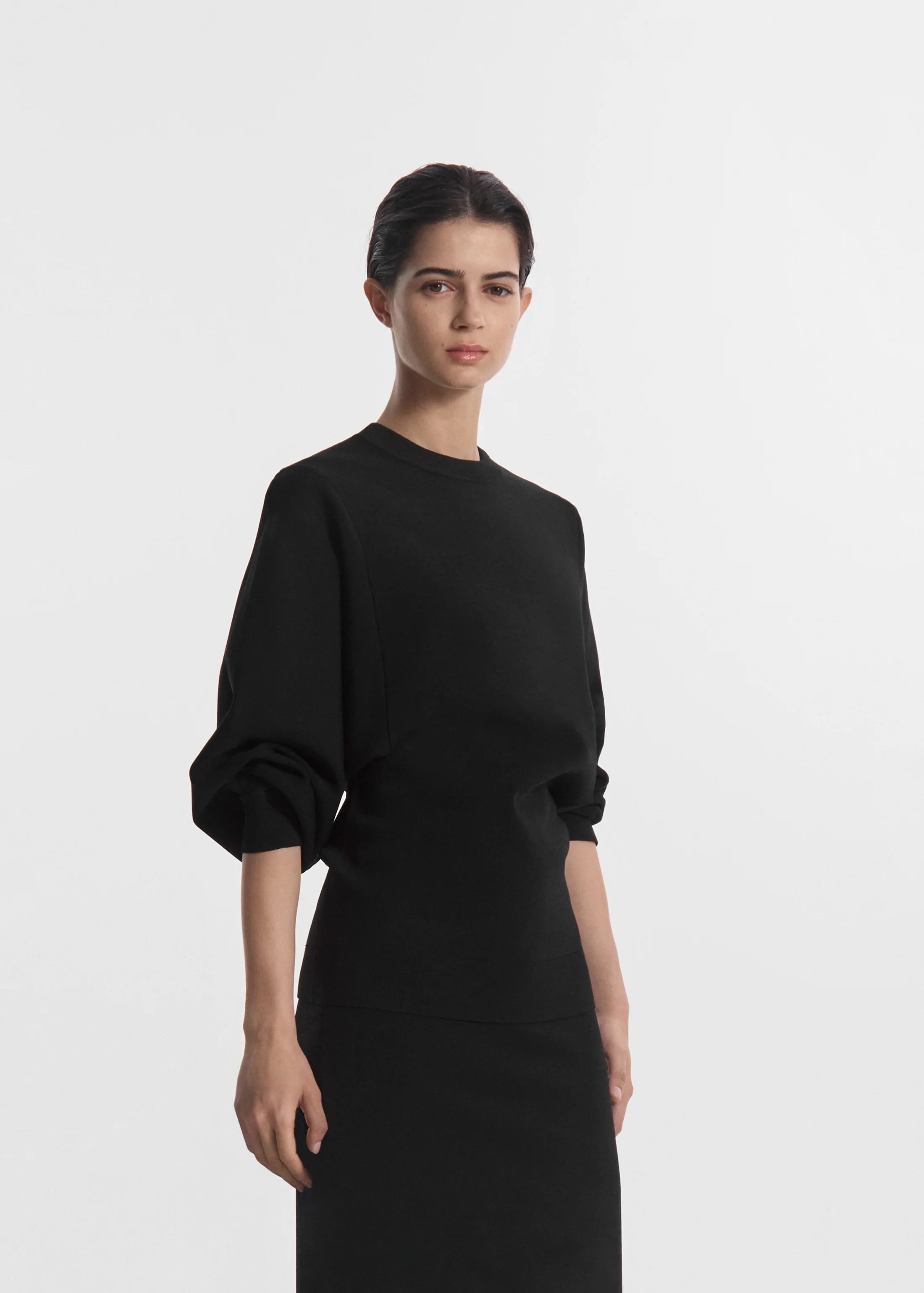 245-crewneck-tunic-top-in-stretch-knit-black-3.webp Crewneck Tunic Top in Stretch Knit - Black