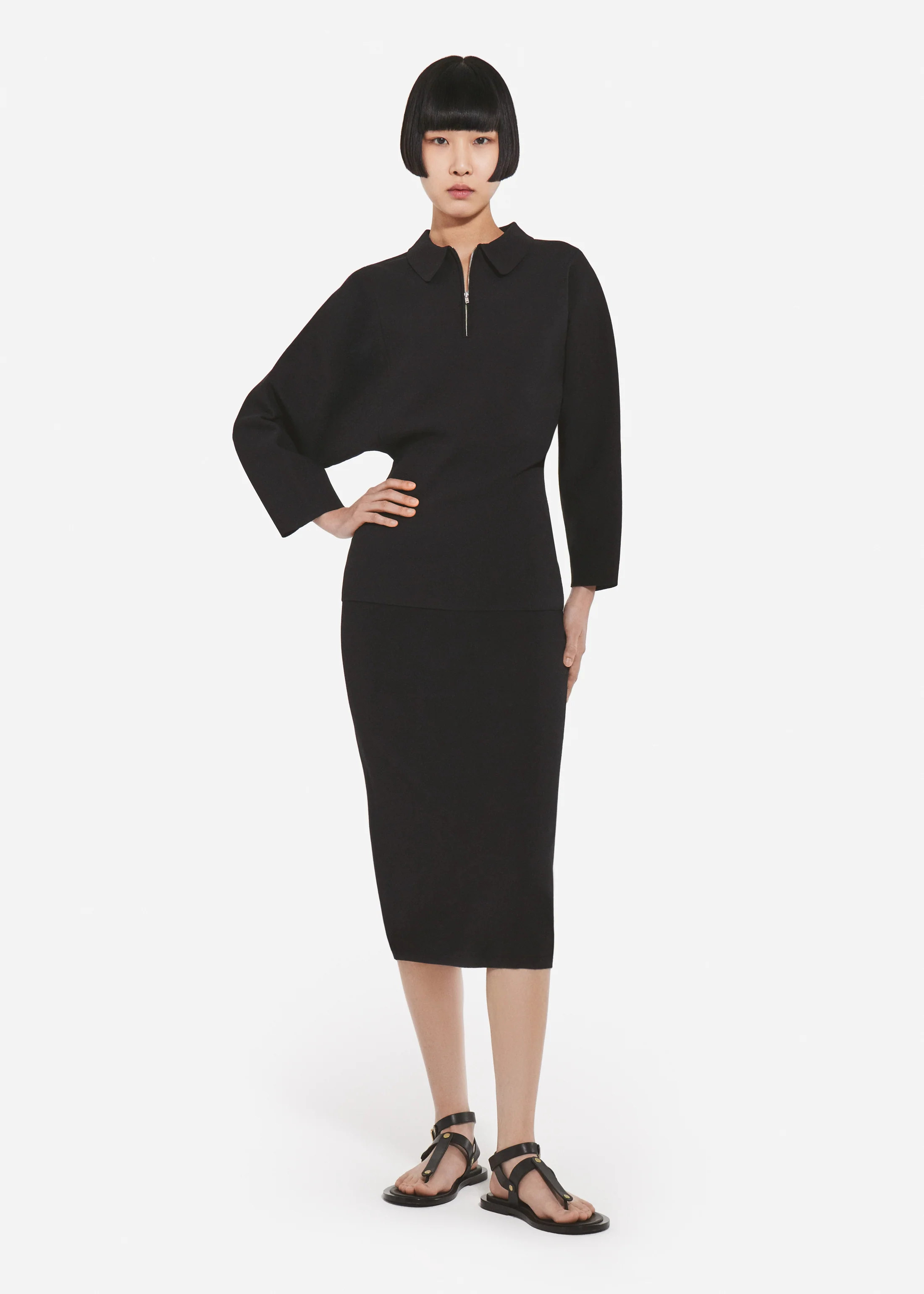 252-pencil-skirt-in-viscose-black-1.webp Pencil Skirt in Viscose - Black
