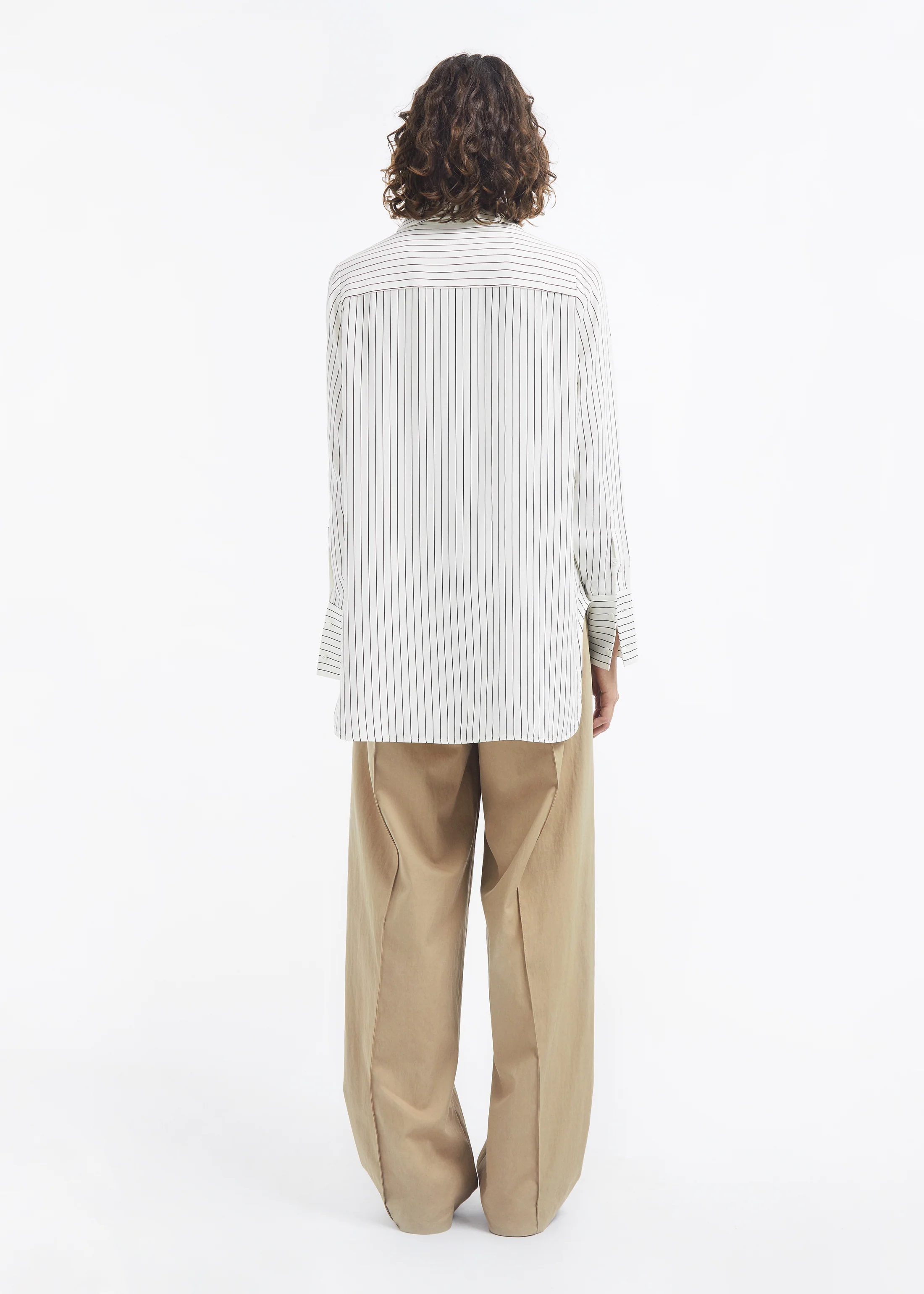429-button-down-shirt-in-silk-stripe-4.webp Button Down Shirt in Silk - Stripe