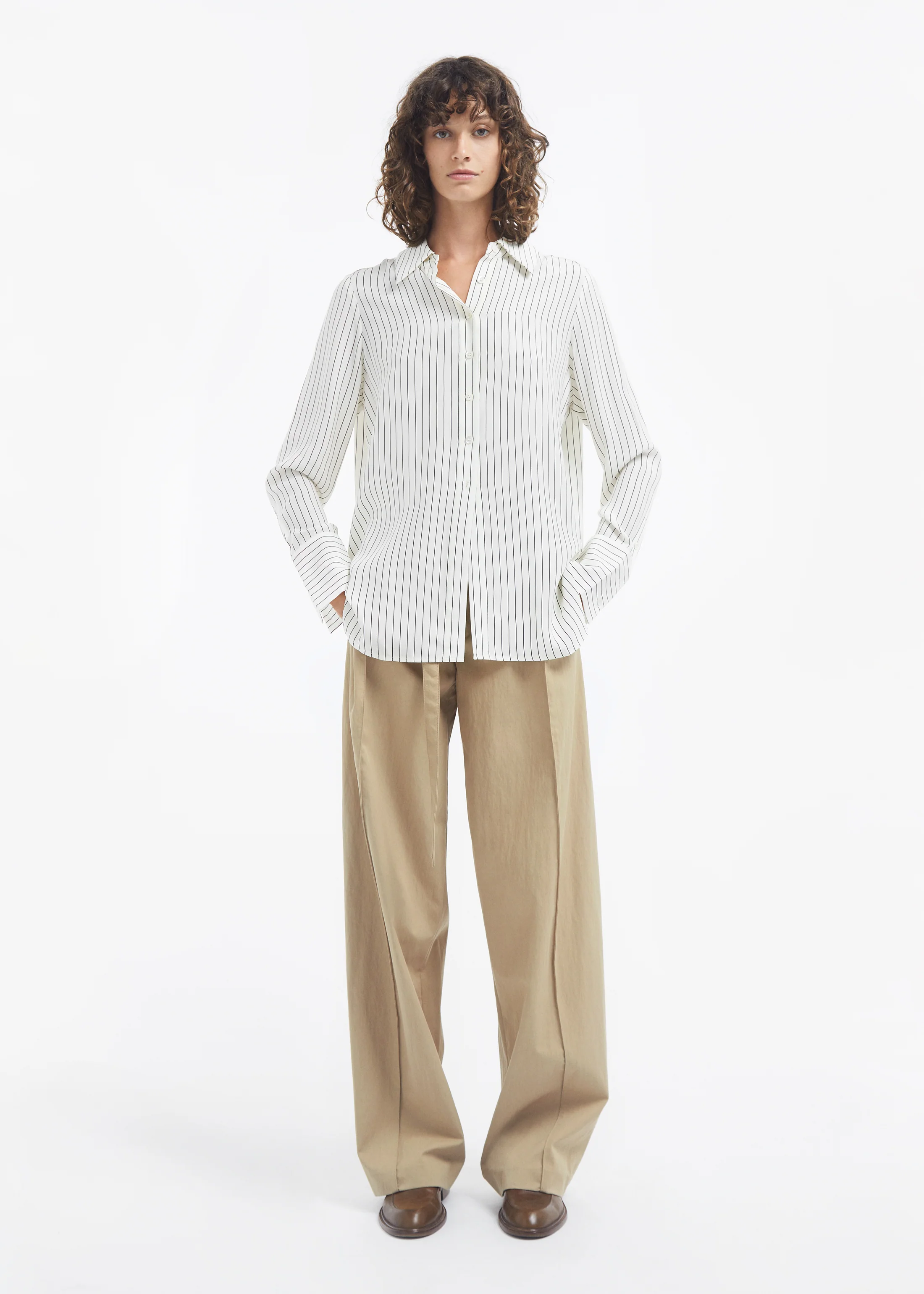 429-button-down-shirt-in-silk-stripe-5.webp Button Down Shirt in Silk - Stripe