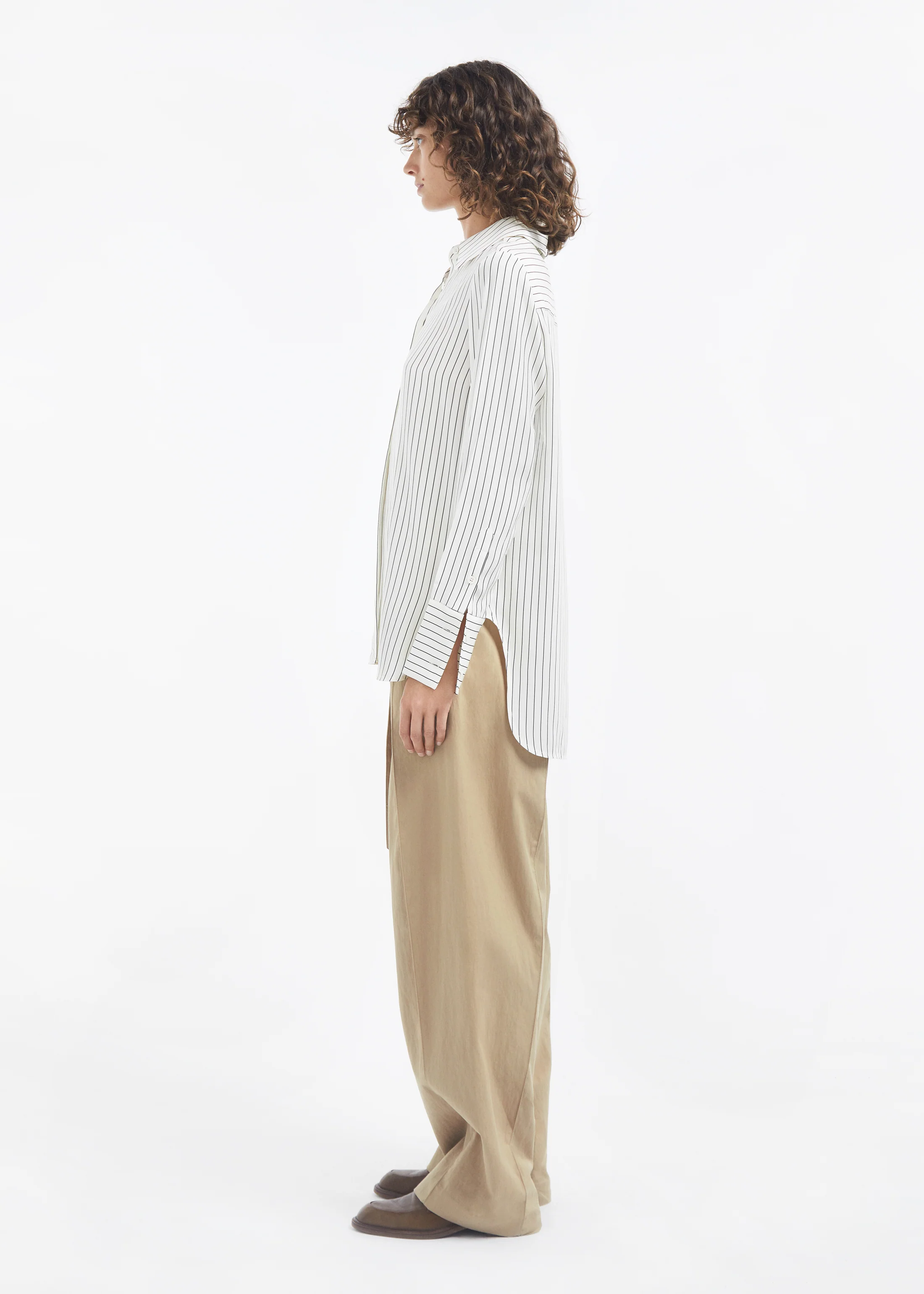 429-button-down-shirt-in-silk-stripe-6.webp Button Down Shirt in Silk - Stripe