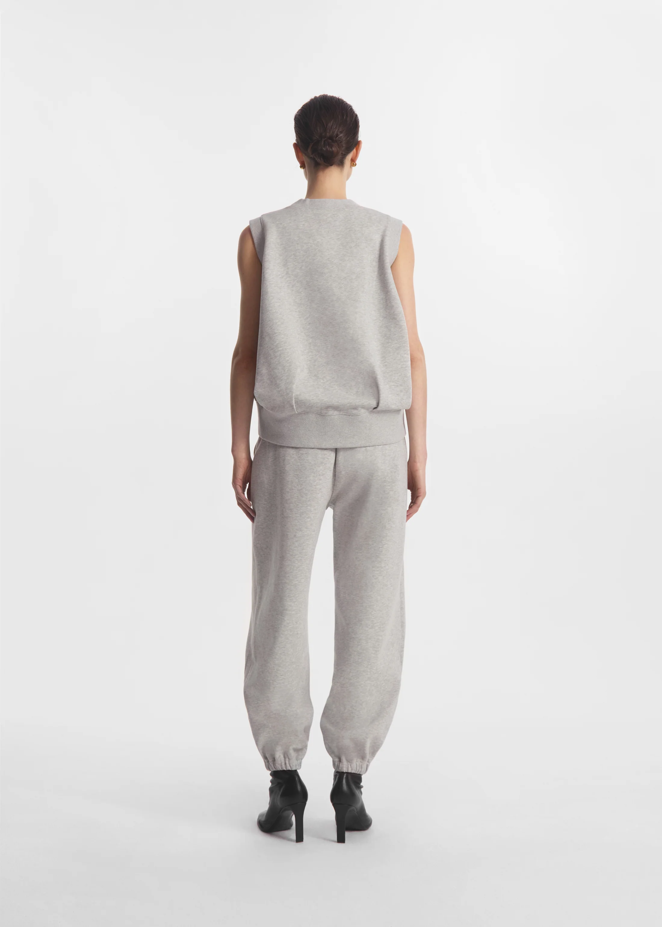 Sleeveless Sweatshirt in Scuba - Heather Grey
