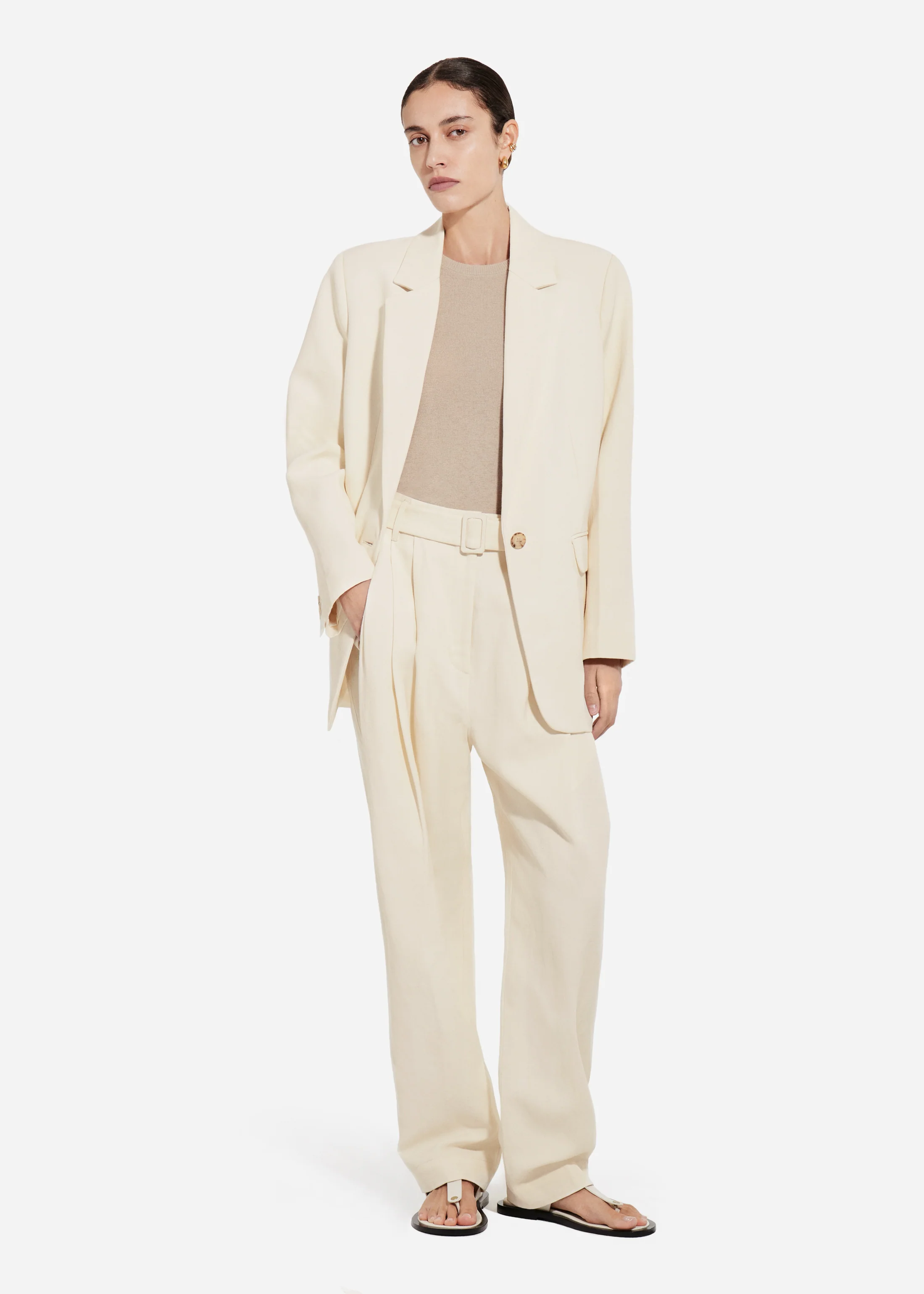508-belted-pleated-pant-in-viscose-linen-pearl-1.webp Belted Pleated Pant in Viscose Linen - Pearl