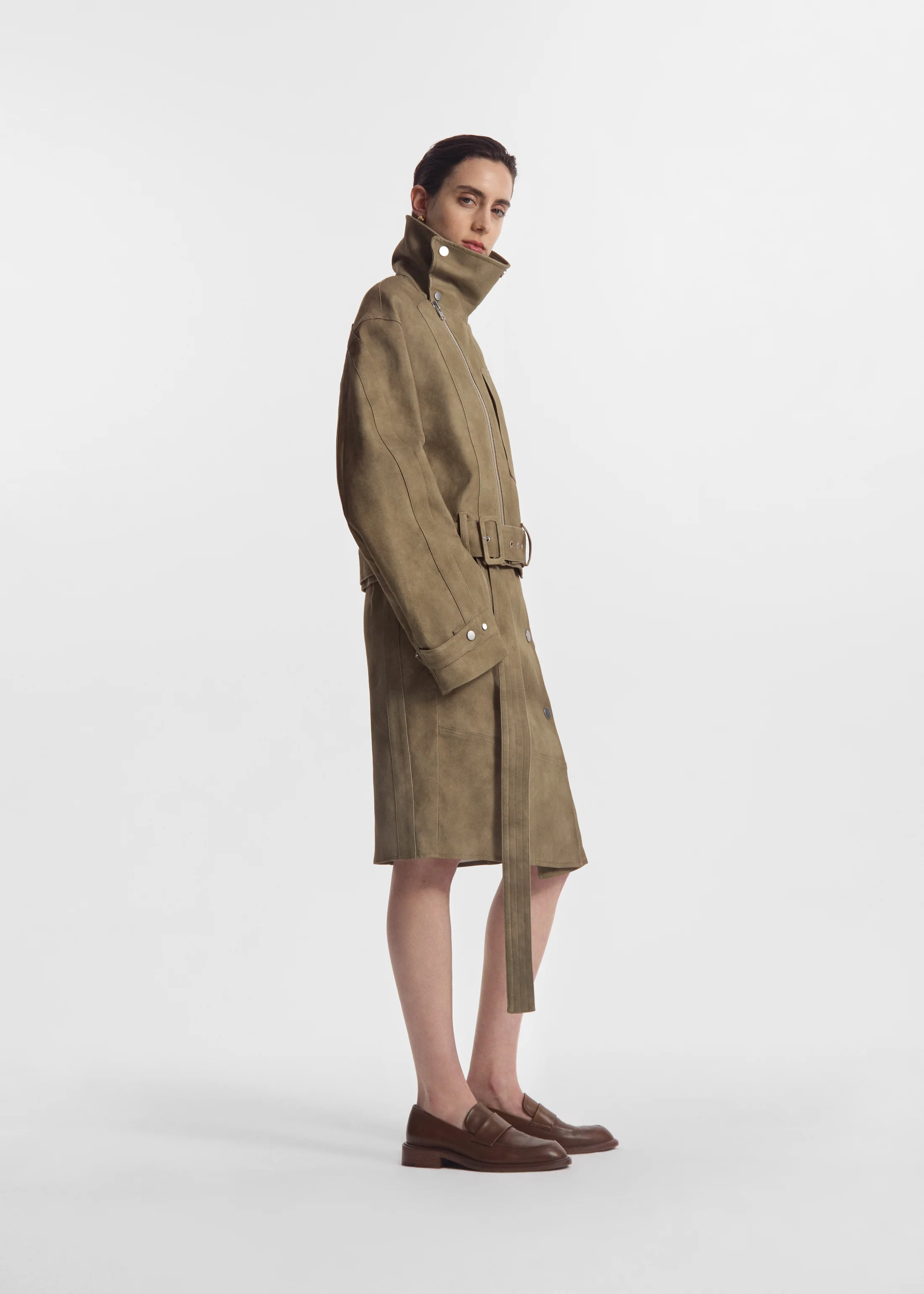 552-flying-collar-moto-jacket-in-cold-dyed-cotton-khaki-3.webp Flying Collar Moto Jacket in Cold-Dyed Cotton - Khaki