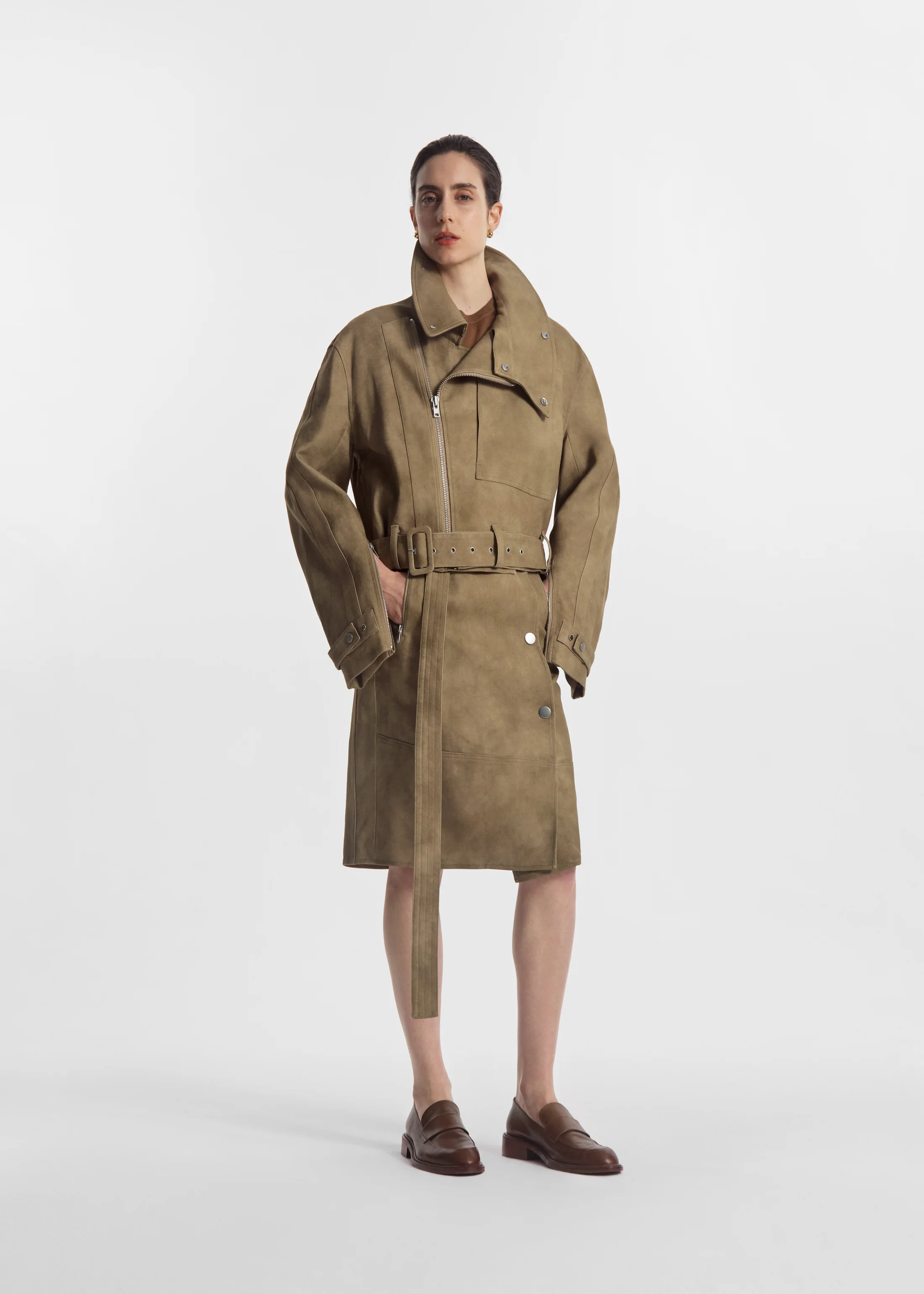 552-flying-collar-moto-jacket-in-cold-dyed-cotton-khaki-4.webp Flying Collar Moto Jacket in Cold-Dyed Cotton - Khaki