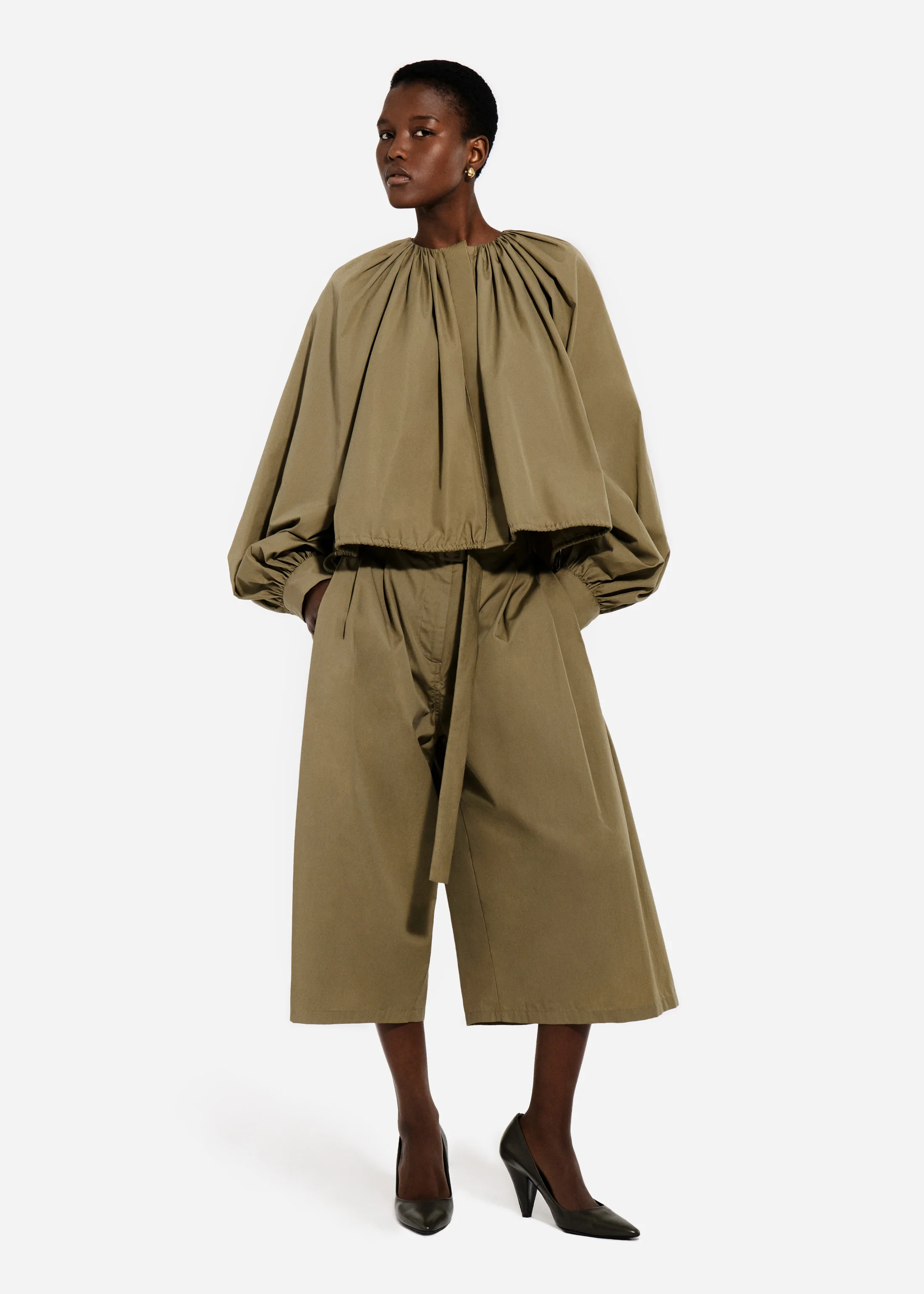 683-pleated-culotte-in-cotton-poplin-aloe-1.webp Pleated Culotte in Cotton Poplin - Aloe