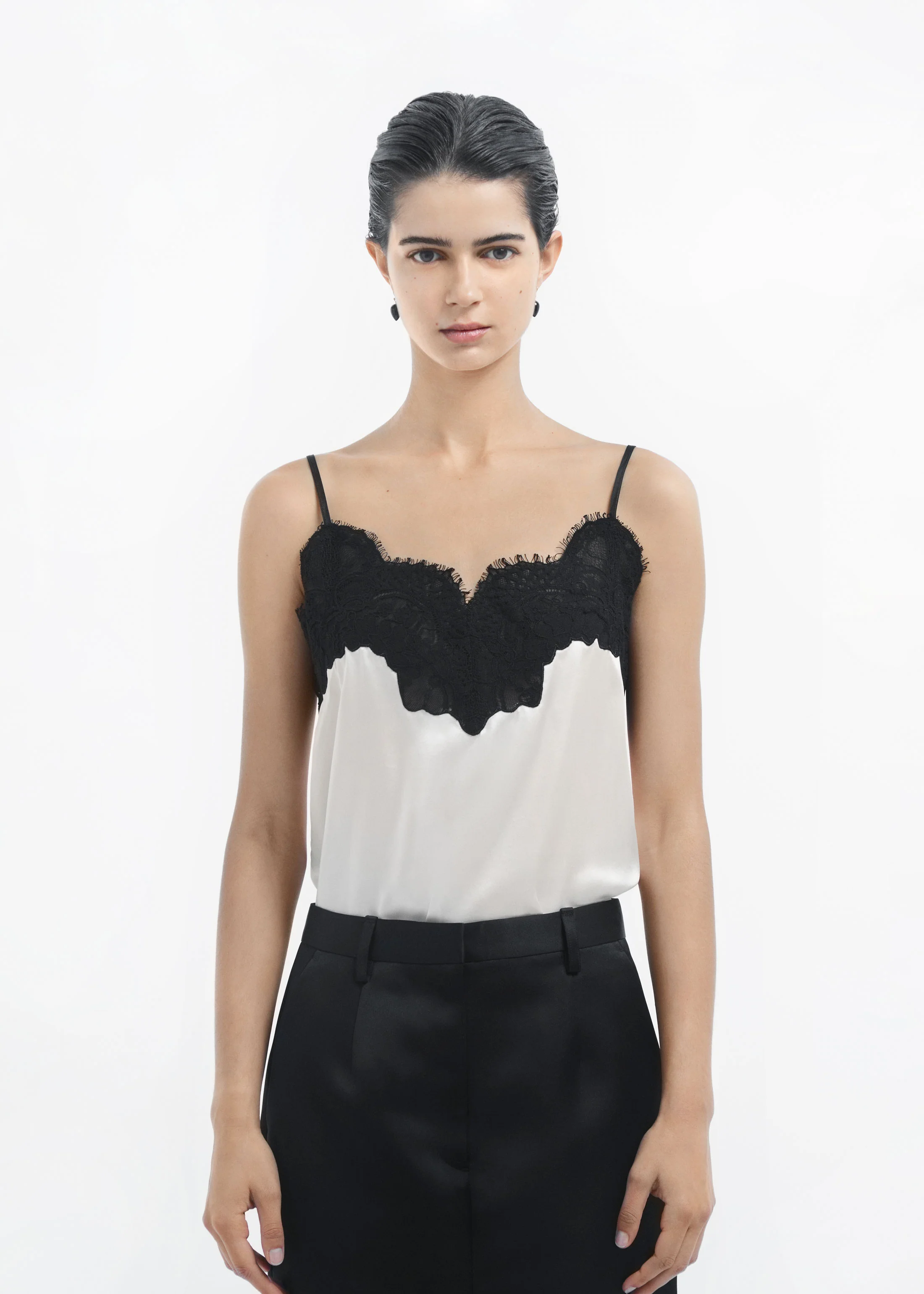 700-lace-camisole-in-silk-ivory-1.webp Lace Camisole in Silk - Ivory
