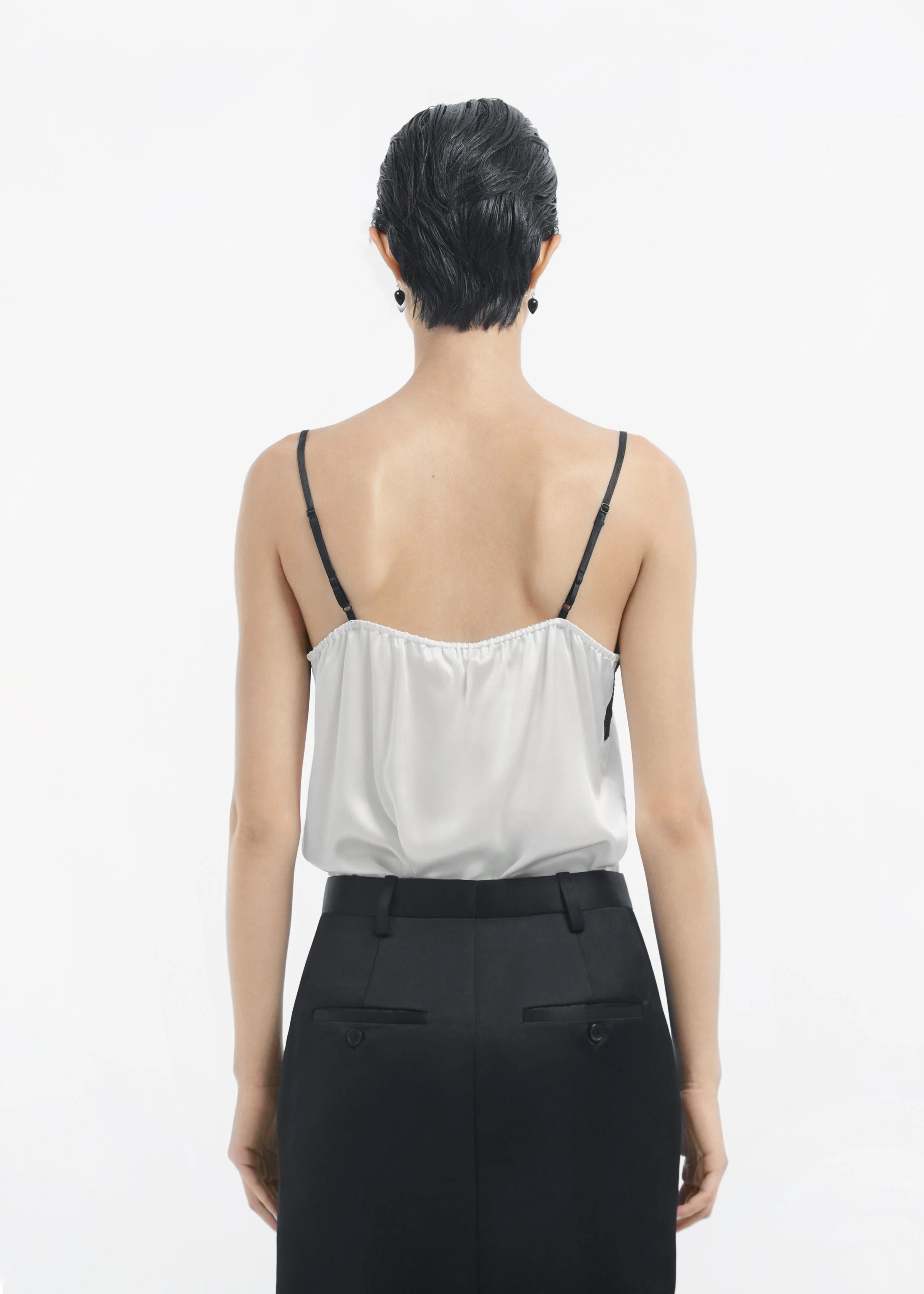 700-lace-camisole-in-silk-ivory-2.webp Lace Camisole in Silk - Ivory