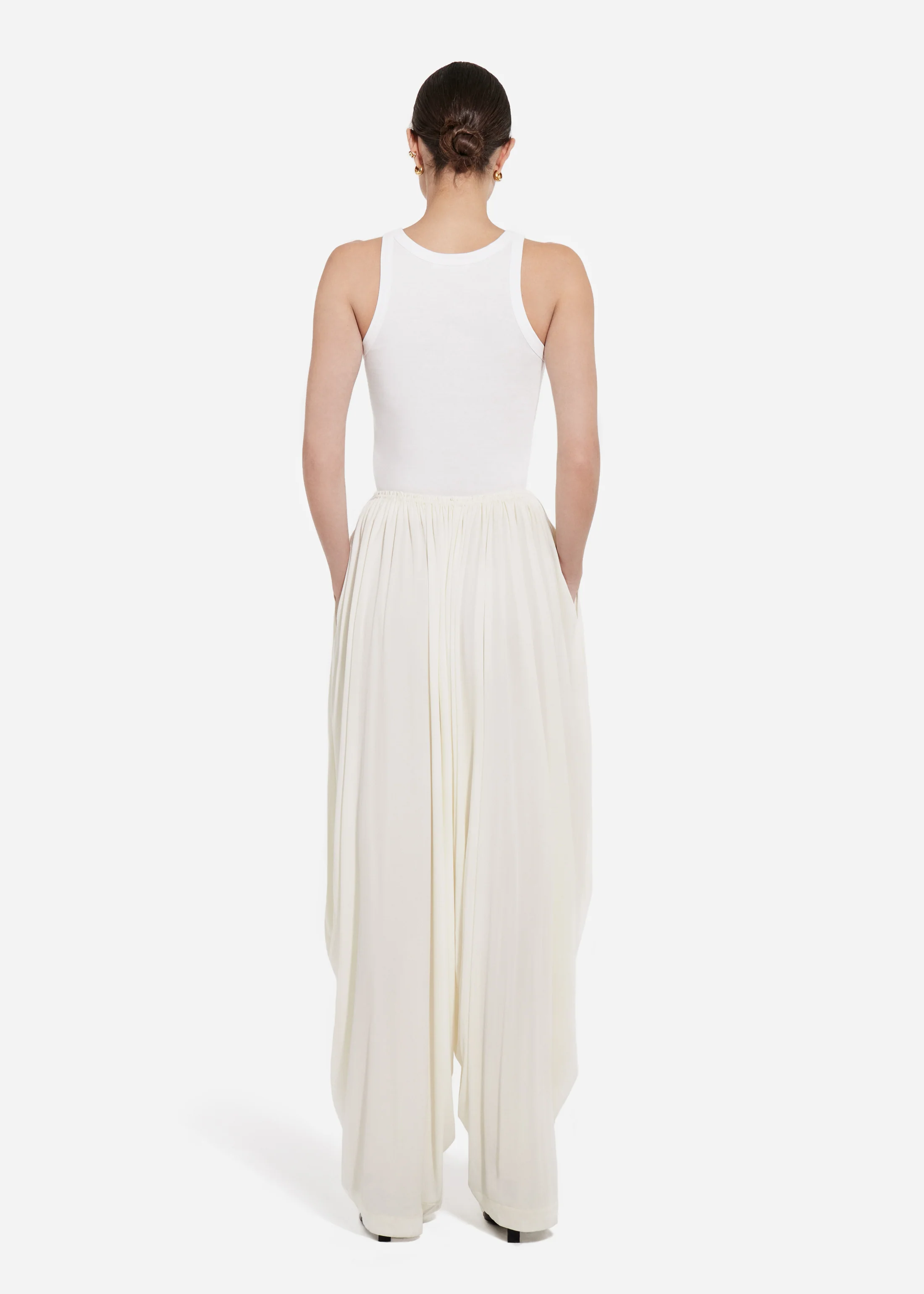 808-elasticated-waist-gathered-pant-in-viscose-ivory-3.webp Elasticated Waist Gathered Pant in Viscose - Ivory