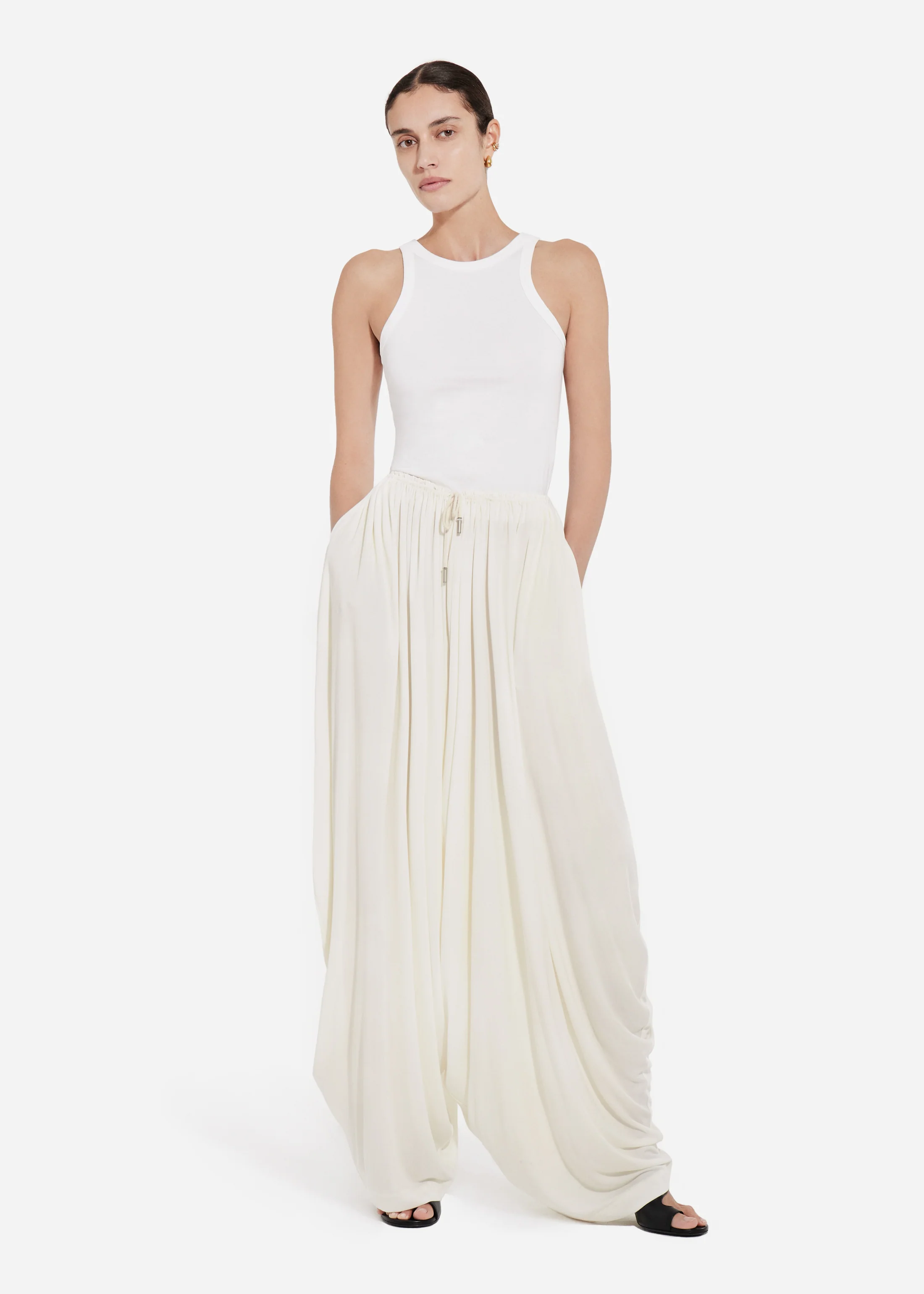 808-elasticated-waist-gathered-pant-in-viscose-ivory-4.webp Elasticated Waist Gathered Pant in Viscose - Ivory