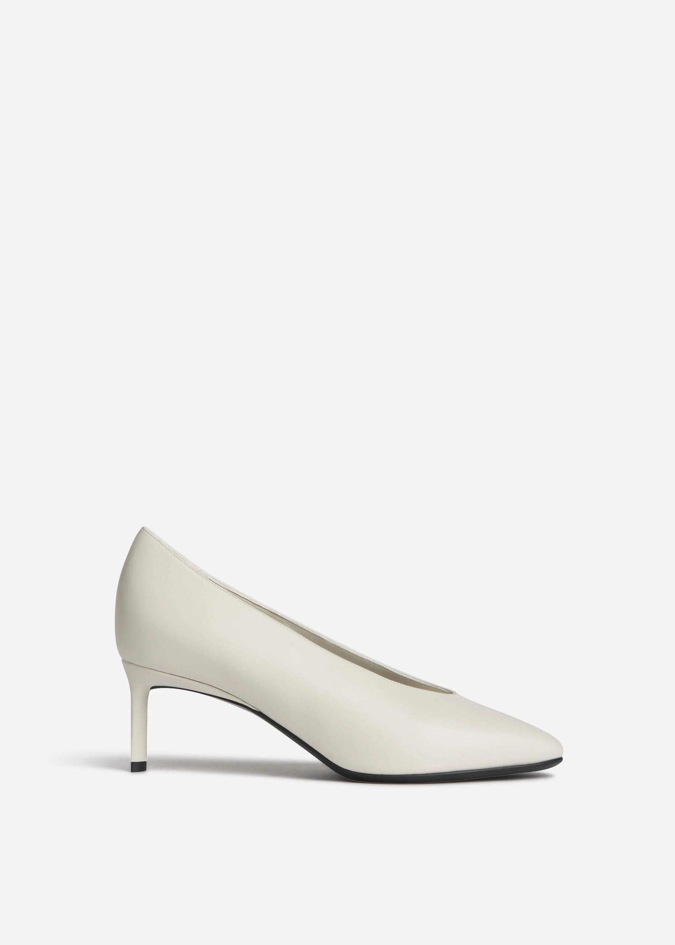 815-pointed-kitten-heel-in-leather-ivory-1.webp Pointed Kitten Heel in Leather - Ivory