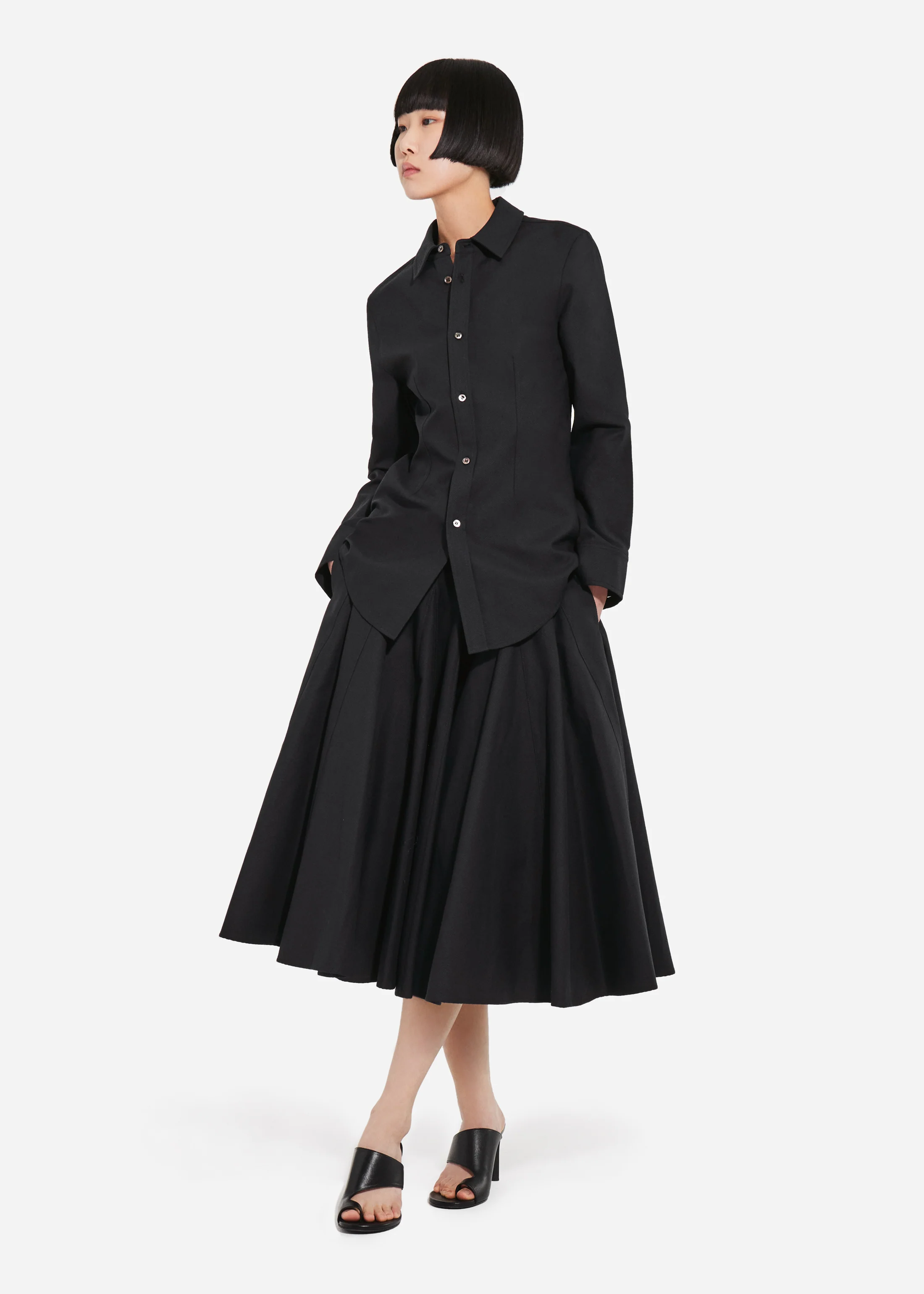 836-fitted-button-down-shirt-in-cotton-pique-black-2.webp Fitted Button Down Shirt in Cotton Pique - Black