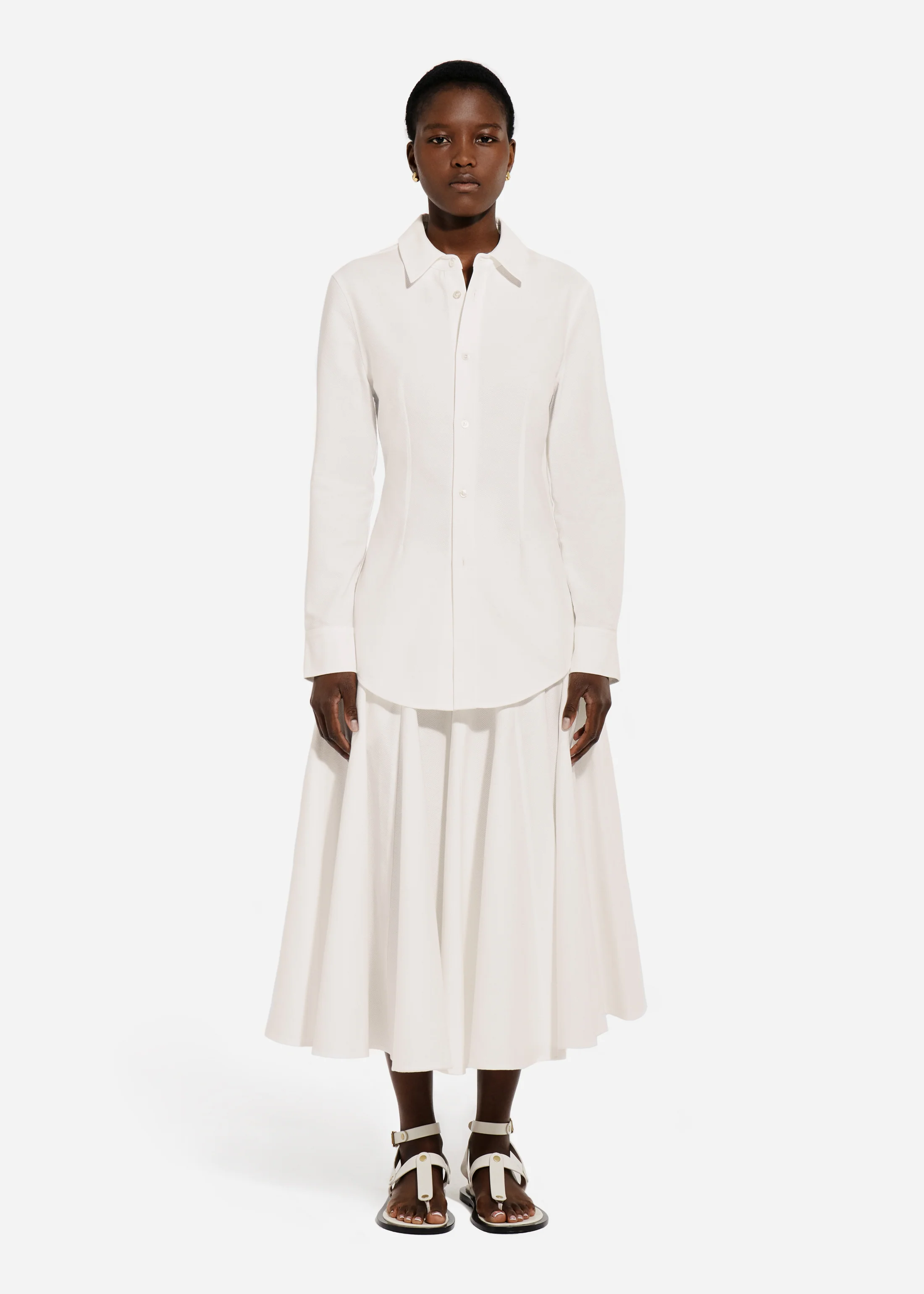 850-fitted-button-down-shirt-in-cotton-pique-white-4.webp Fitted Button Down Shirt in Cotton Pique - White