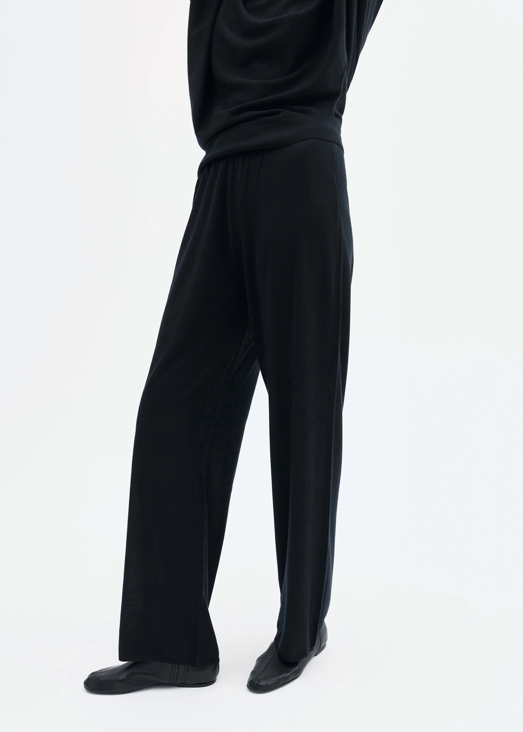 Pull Up Pant in Fine Cashmere - Black